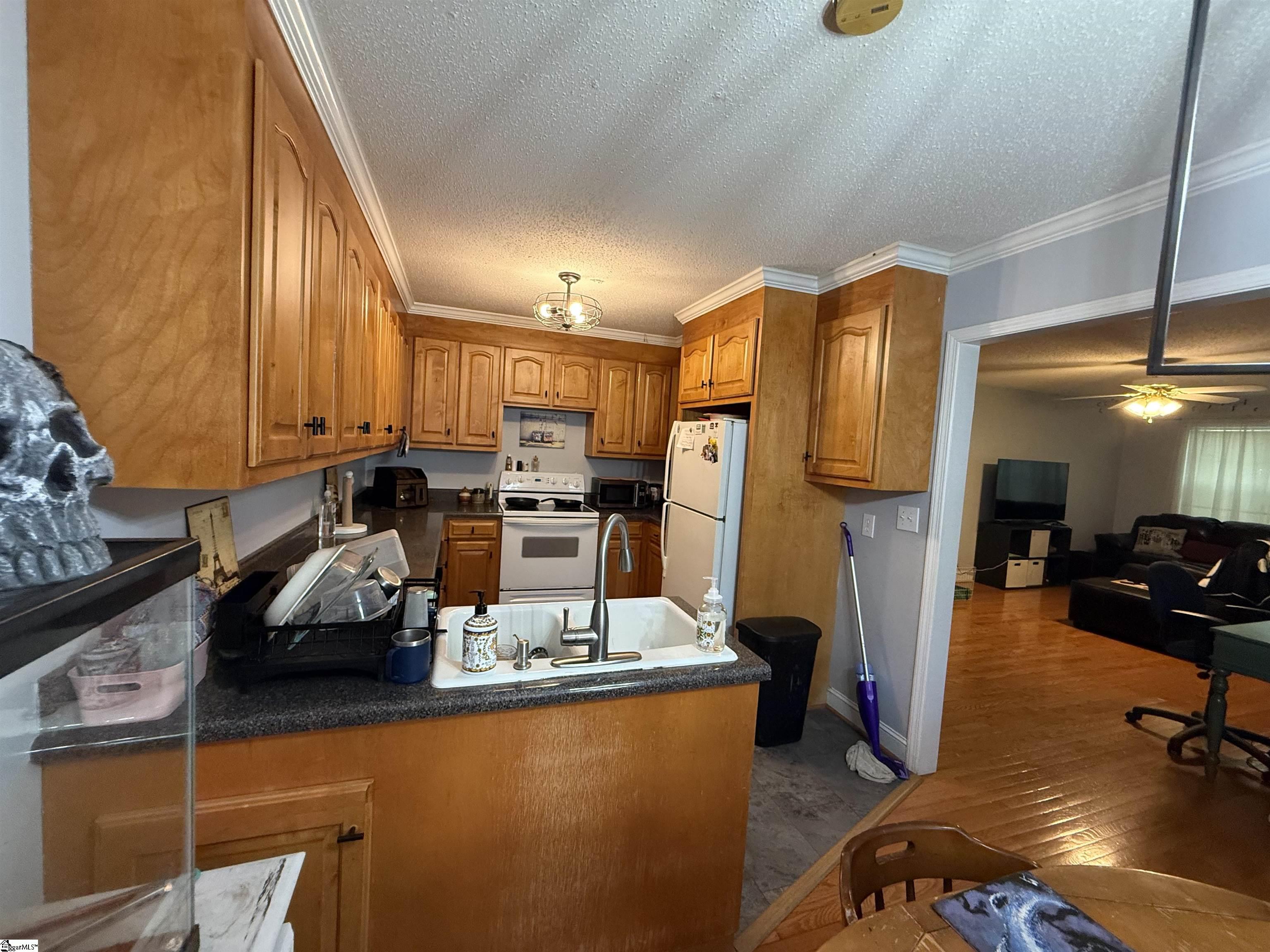 211 Wildwood Drive Property Photo 17