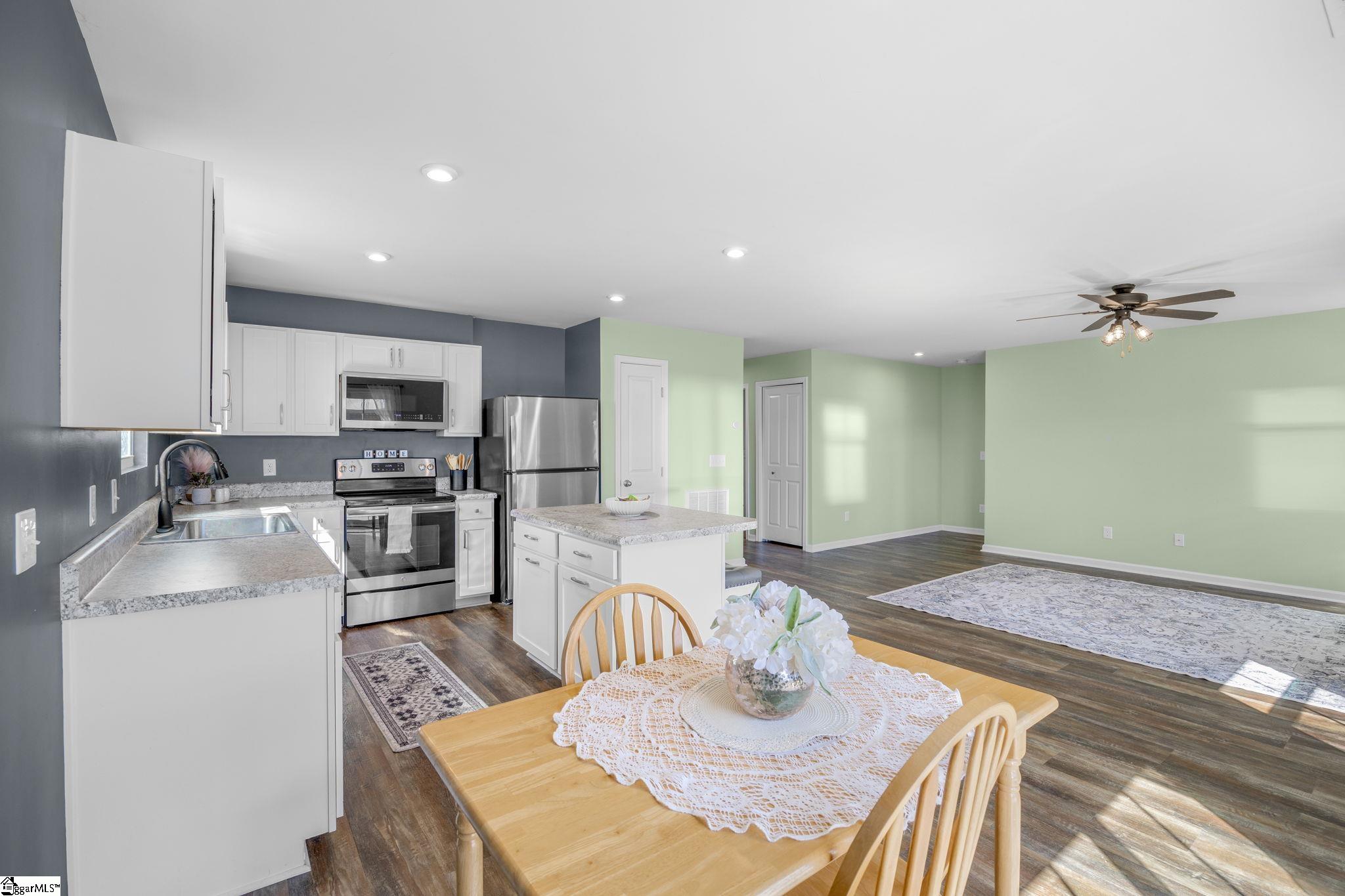 808 Danforth Drive Property Photo 4
