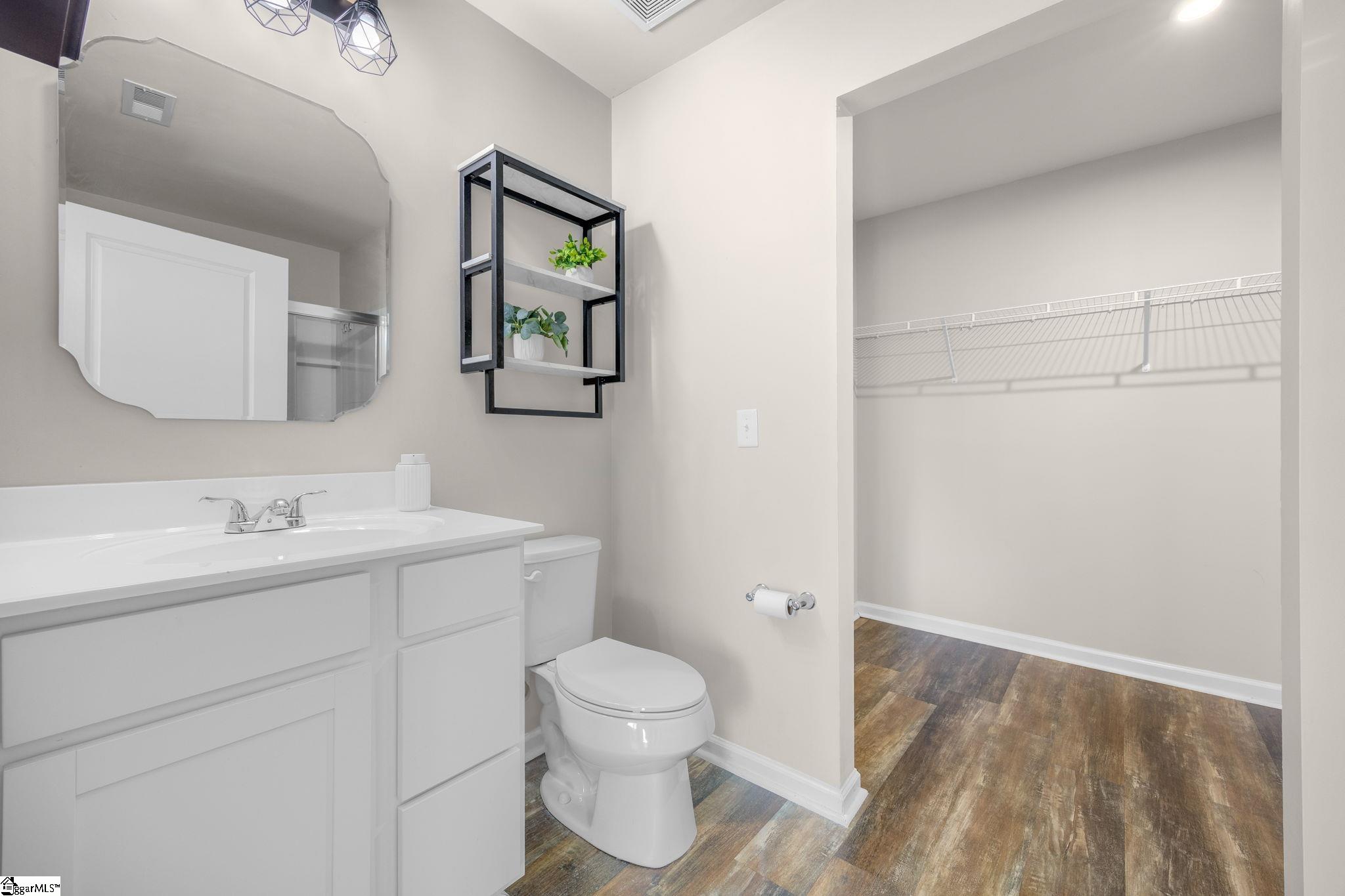 808 Danforth Drive Property Photo 14