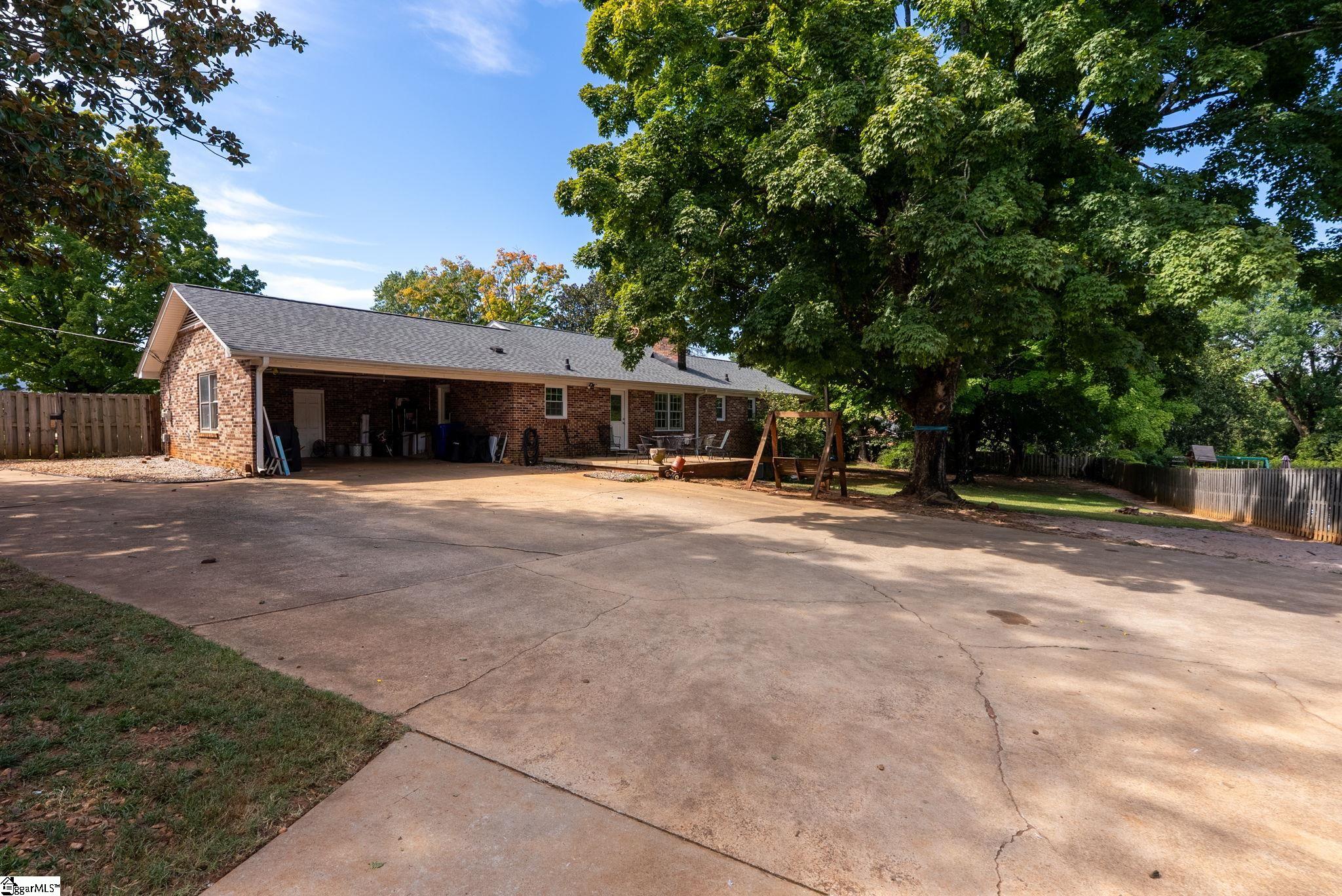 280 Henderson Road Property Photo 34