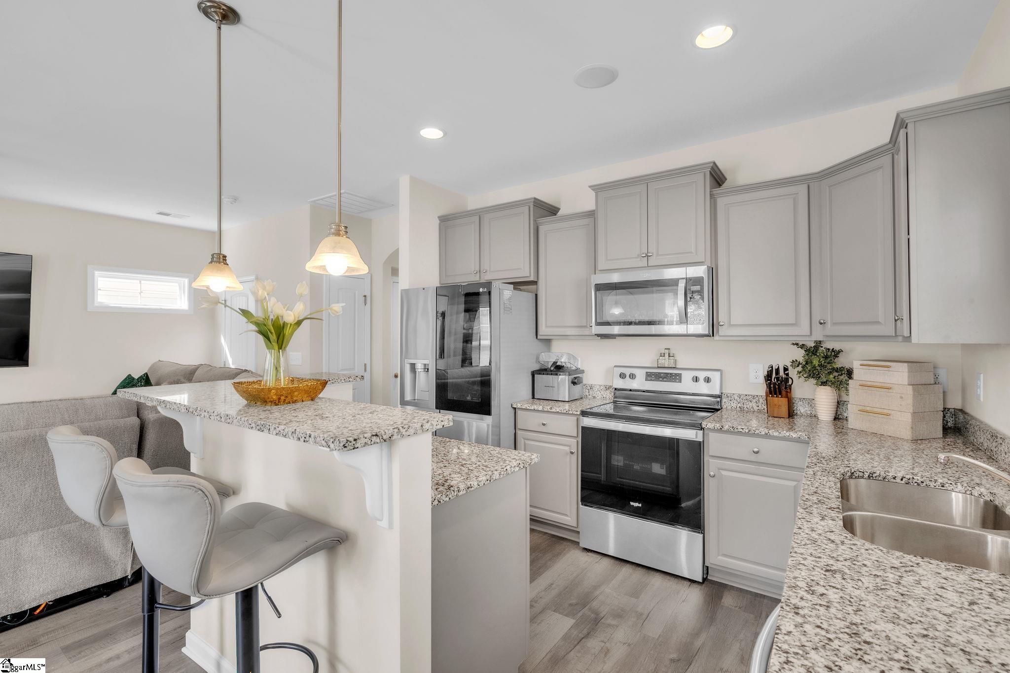 155 Highland Park Property Photo 4
