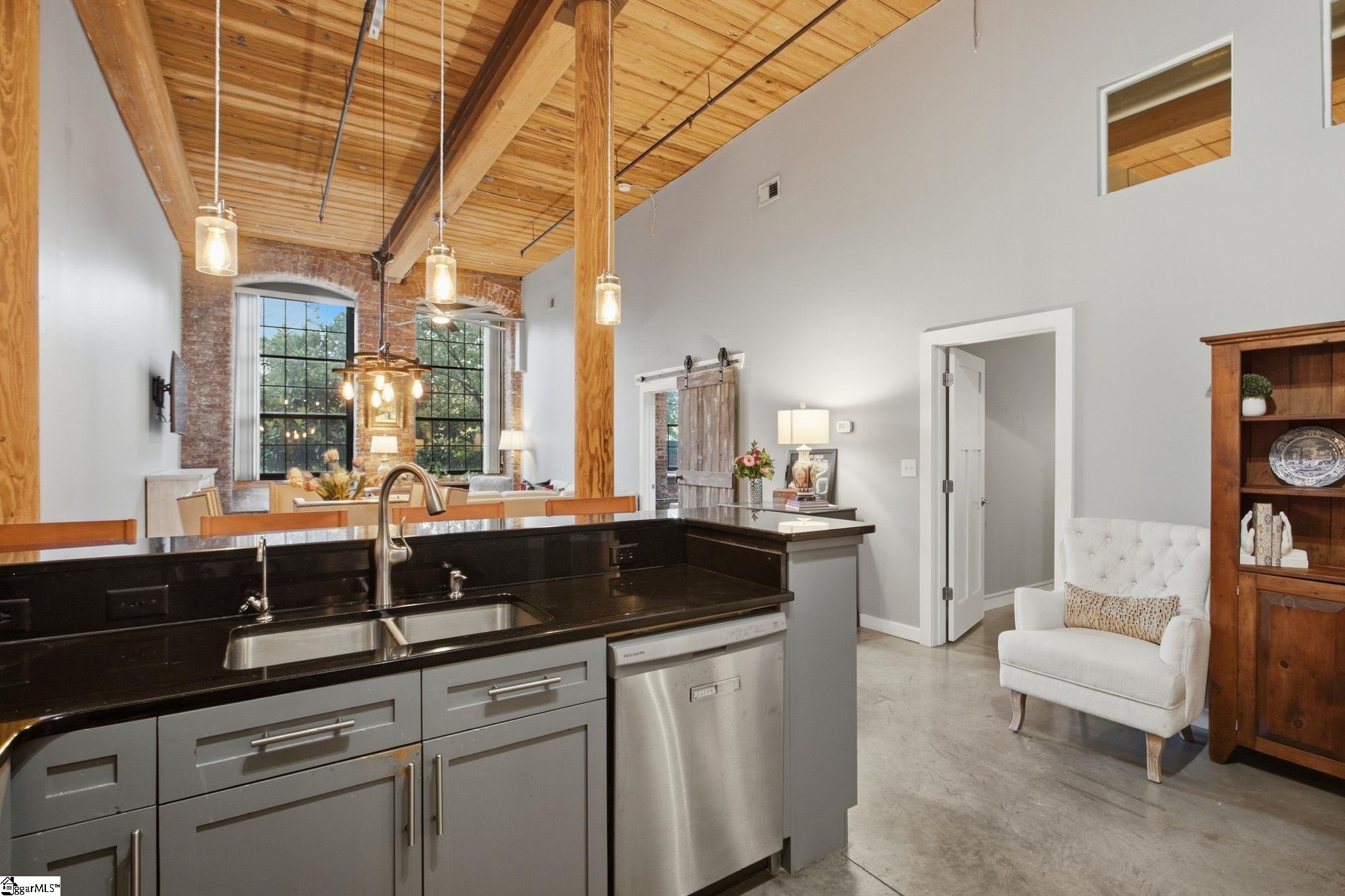 400 Mills Unit 225 Avenue Property Photo 12