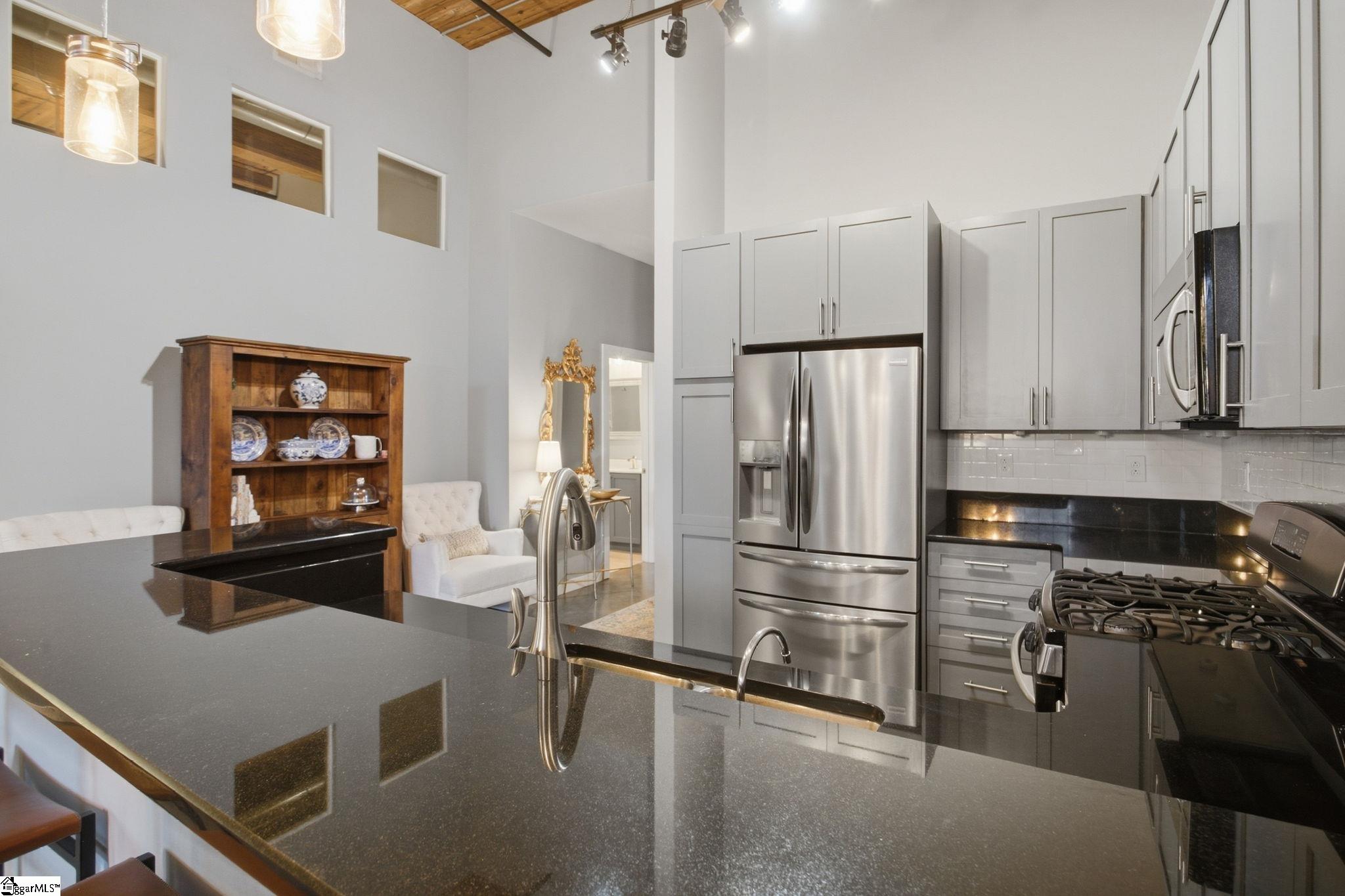 400 Mills Unit 225 Avenue Property Photo 14
