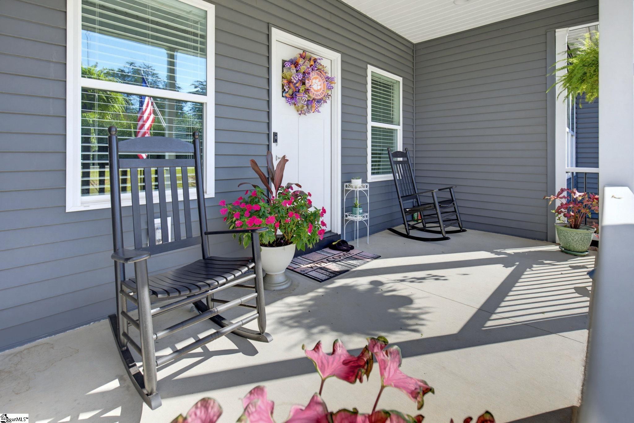 1054 Westminster Highway Property Photo 4