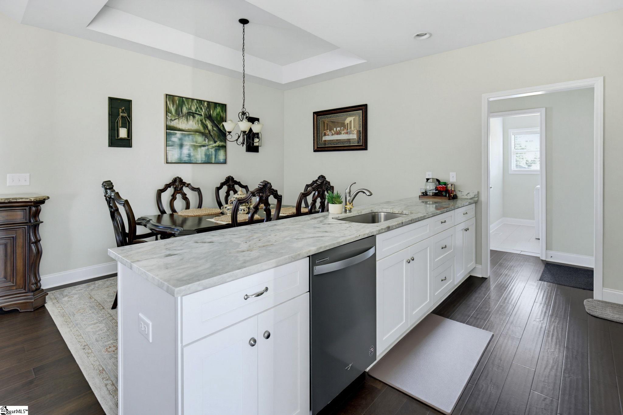 1054 Westminster Highway Property Photo 8
