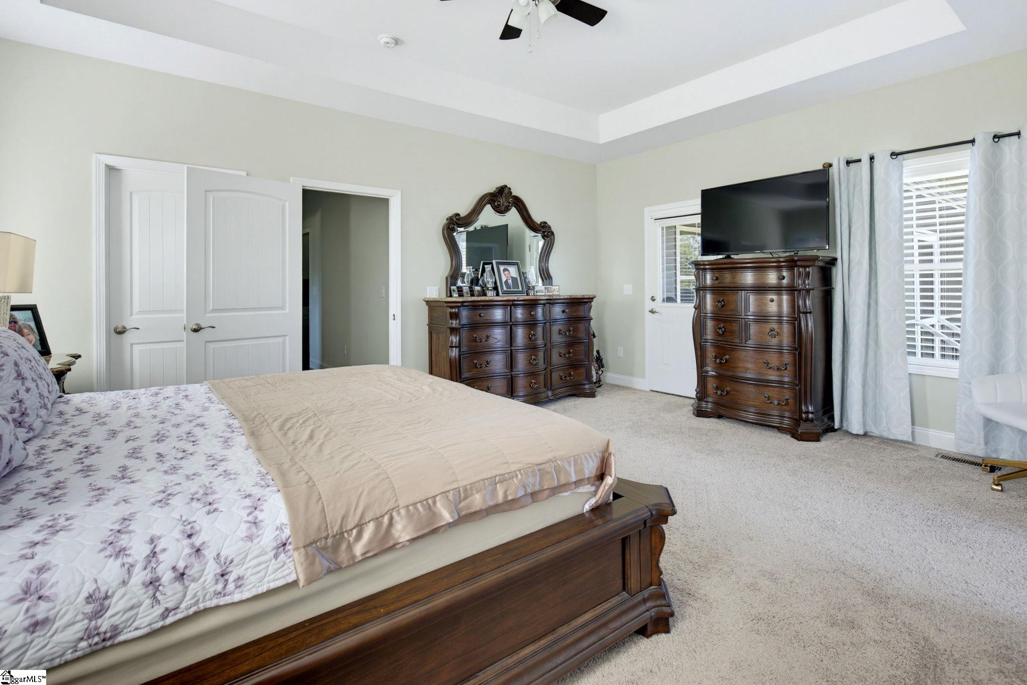 1054 Westminster Highway Property Photo 10
