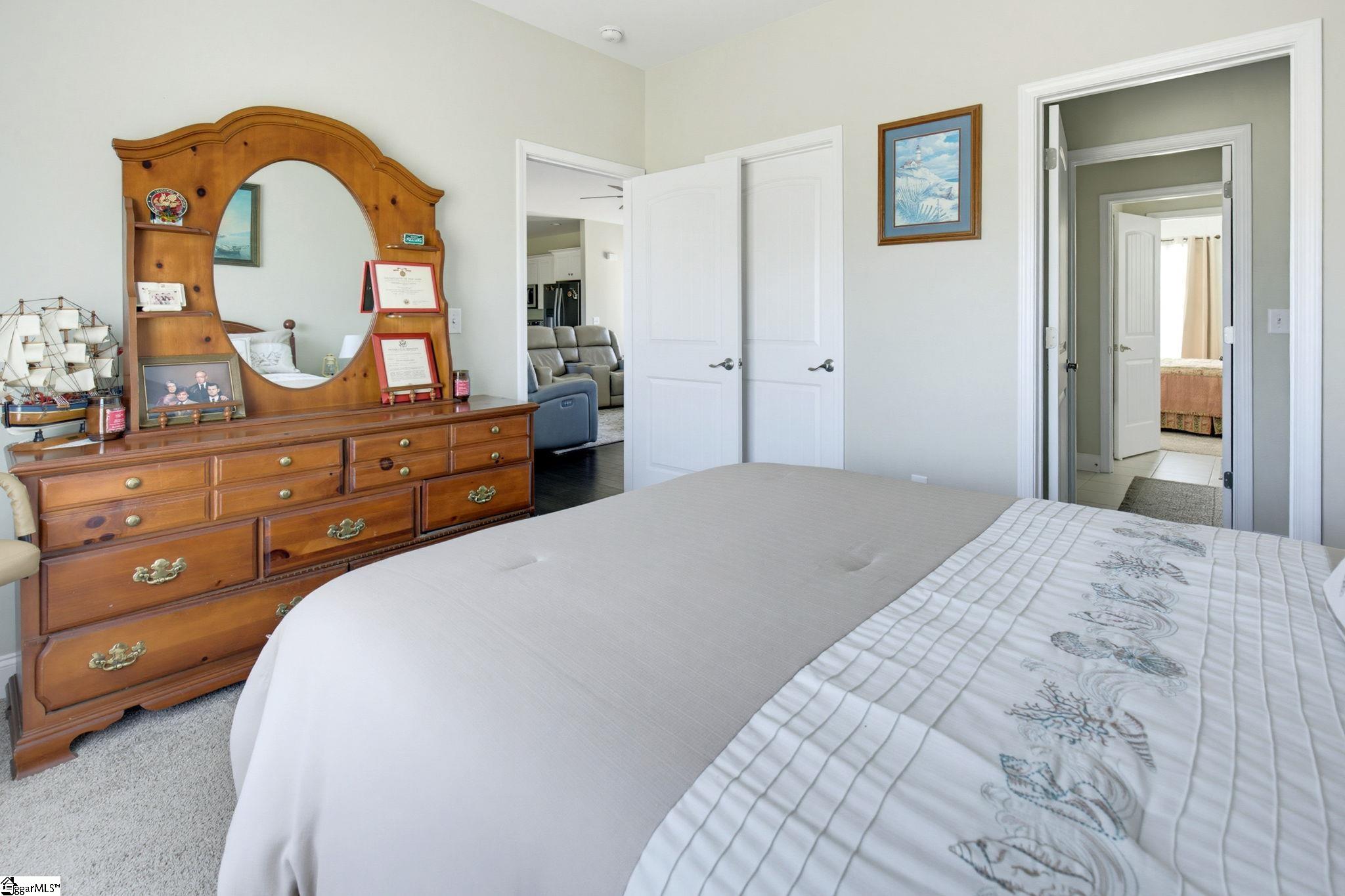 1054 Westminster Highway Property Photo 19