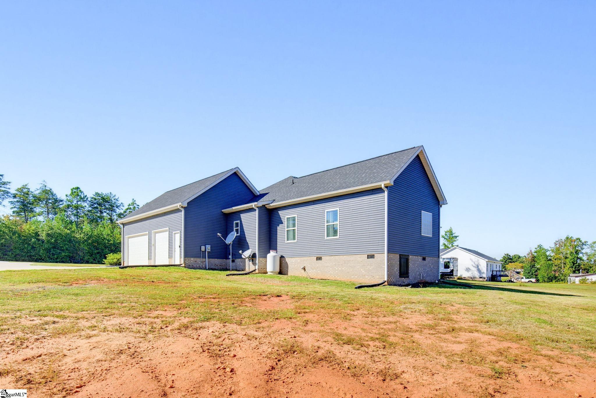 1054 Westminster Highway Property Photo 24