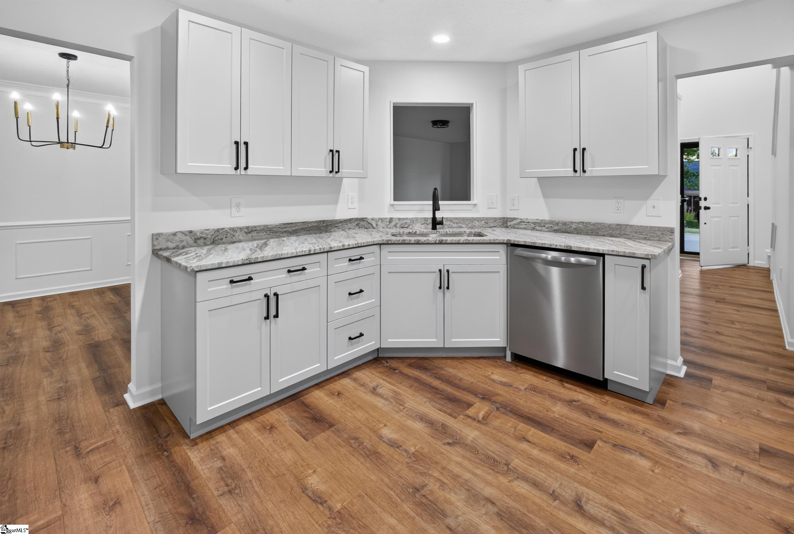 102 Crossview Drive Property Photo 6