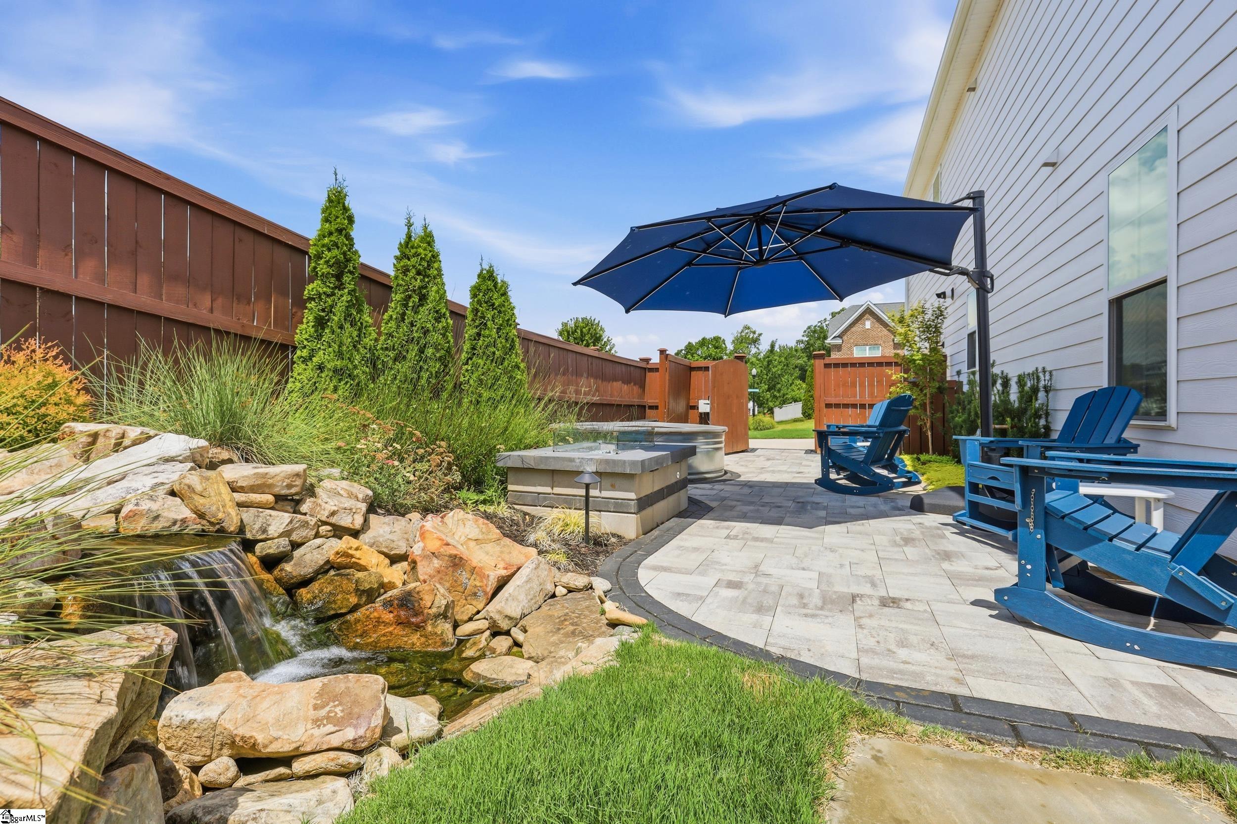 400 Blue Peak Court Property Photo 2