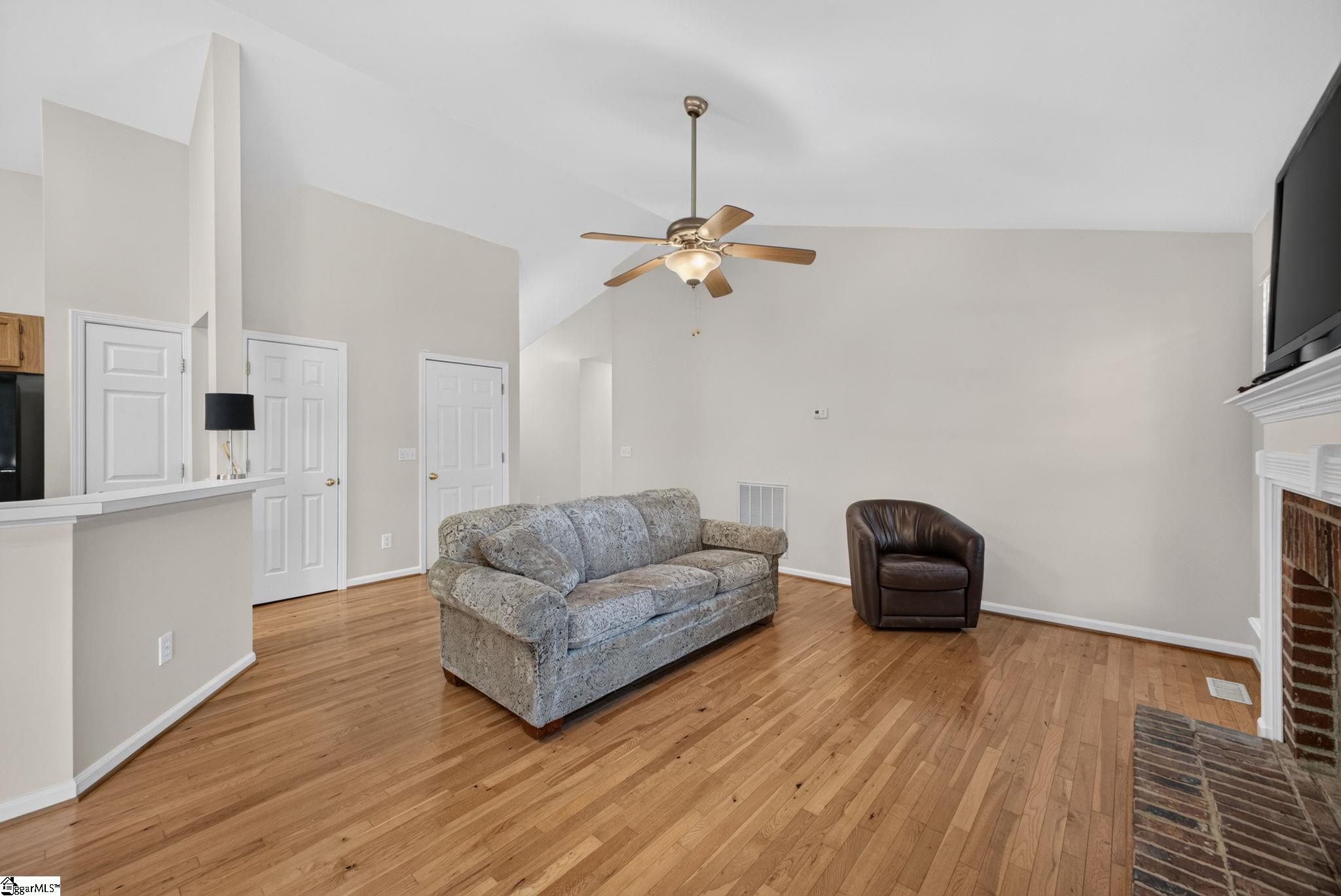 5 Leighton Court Property Photo 6