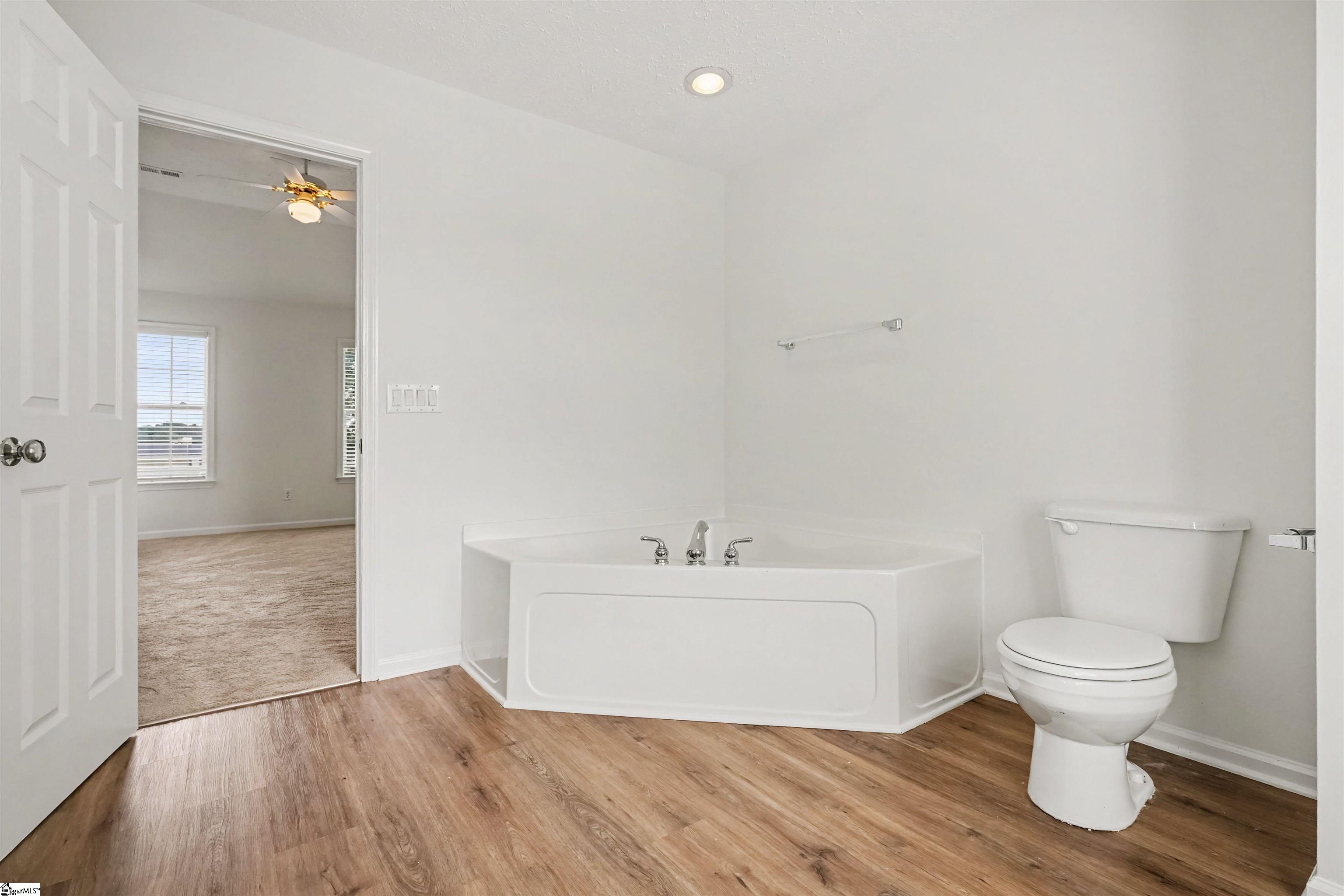 310 Saddlebred Drive Property Photo 21