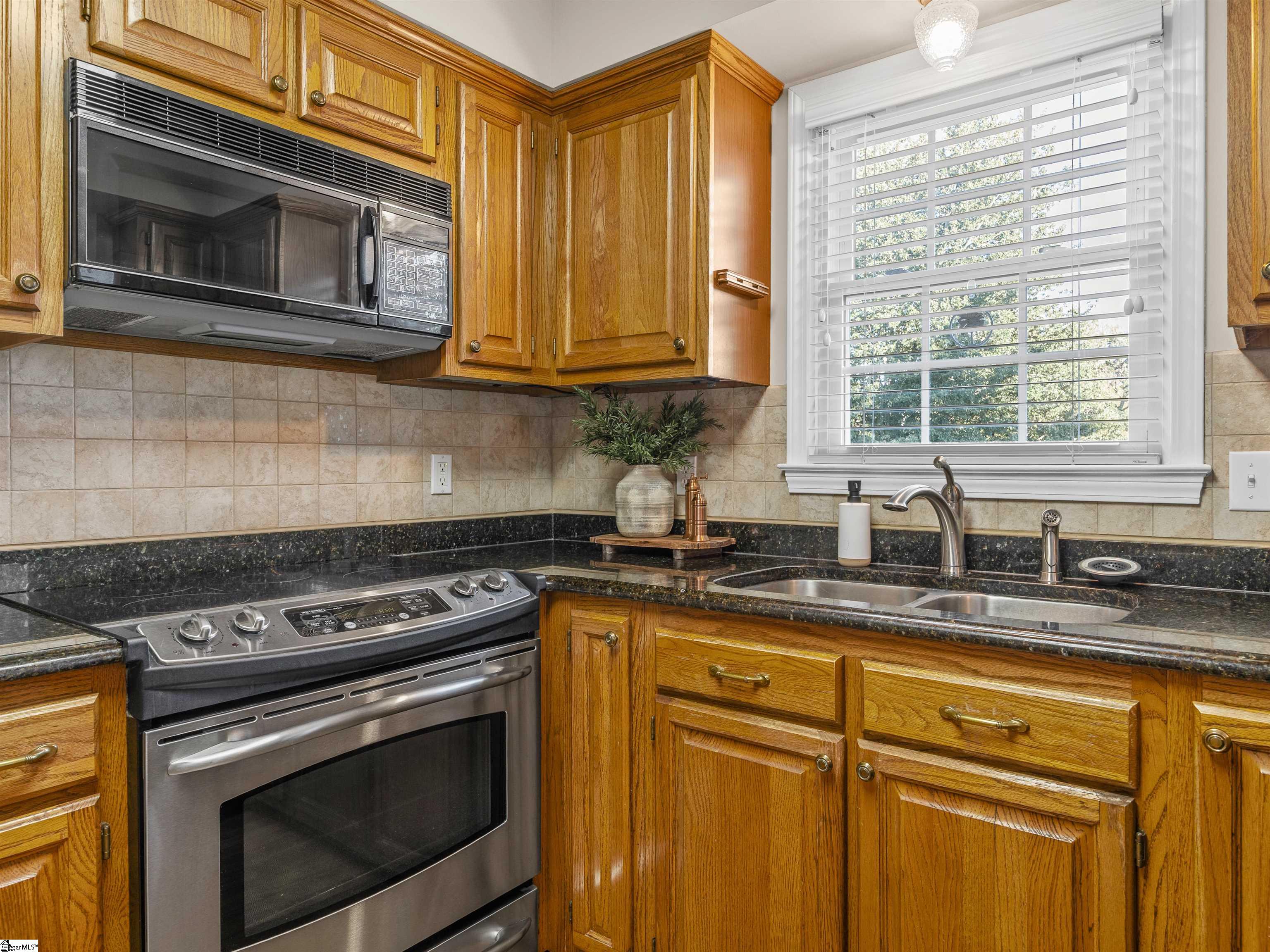 207 Sw Fieldsedge Drive Property Photo 14