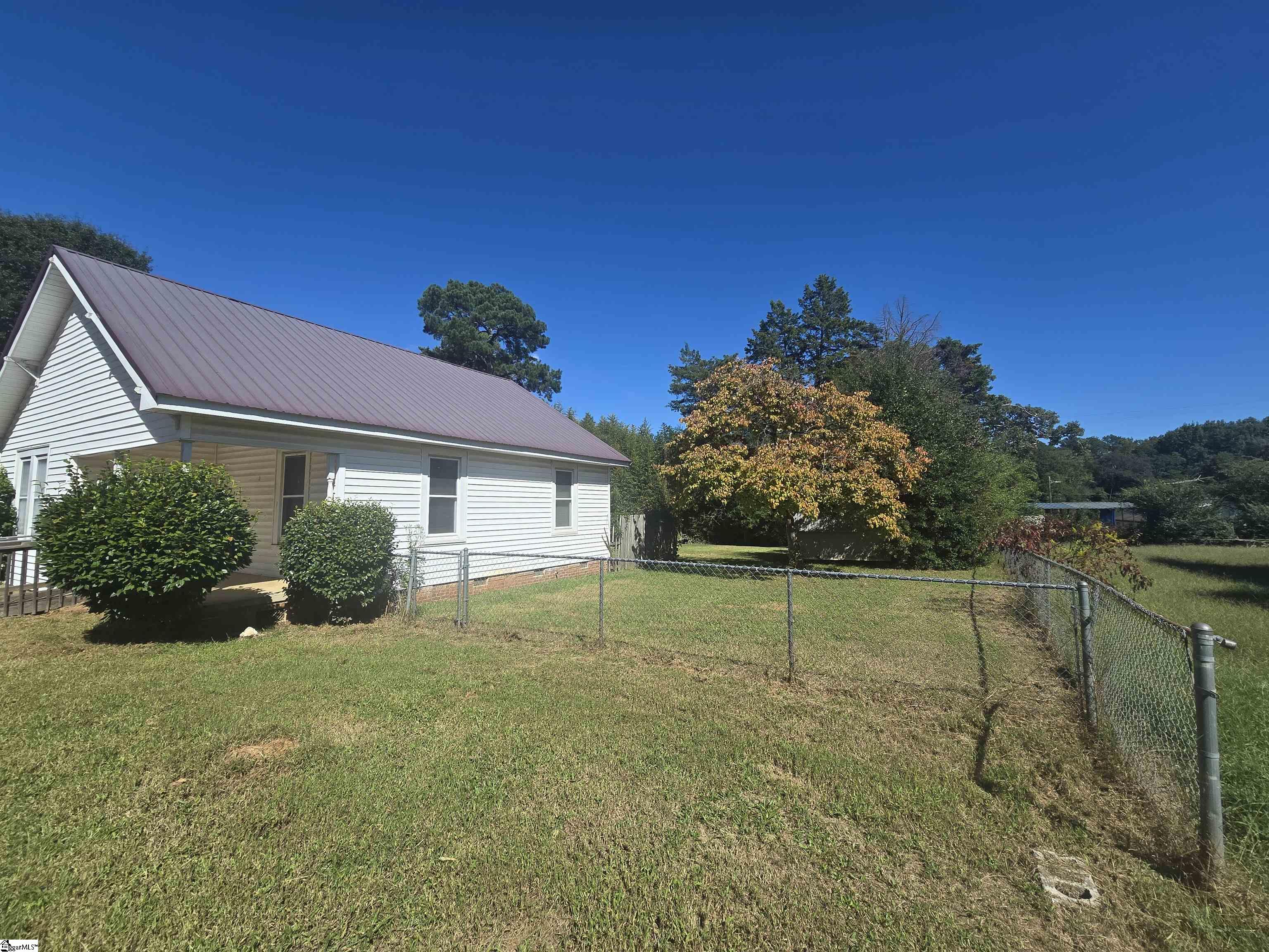117 Wellington Street Property Photo 3