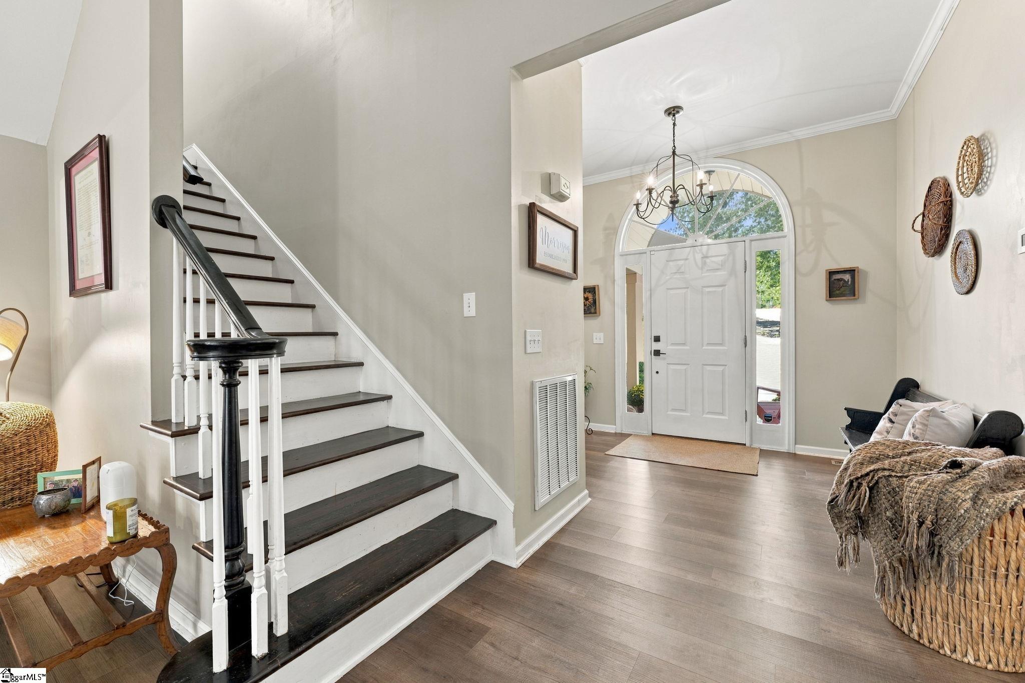 209 Woodbridge Court Property Photo 8