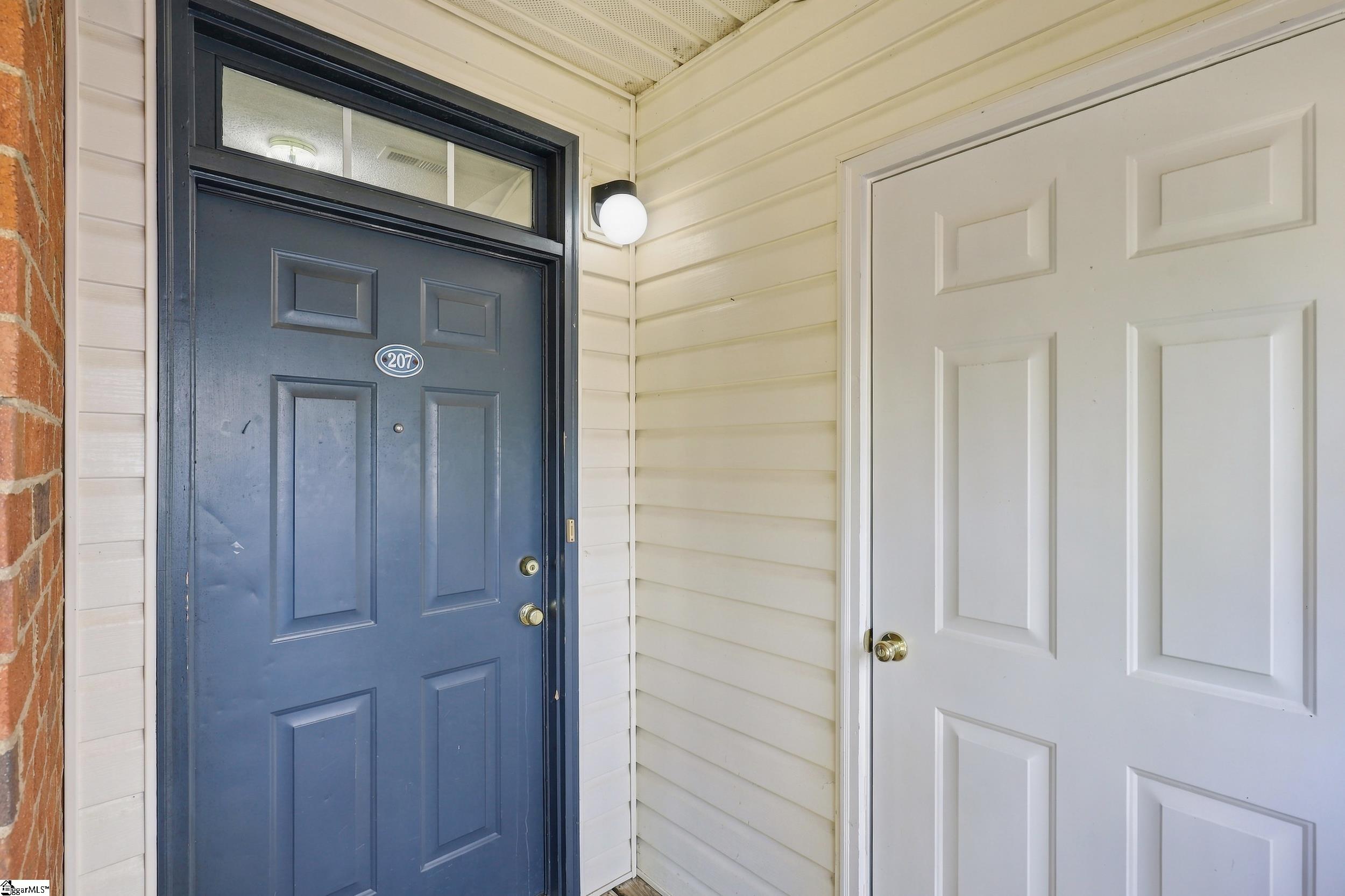131 Wexford Drive Property Photo 6