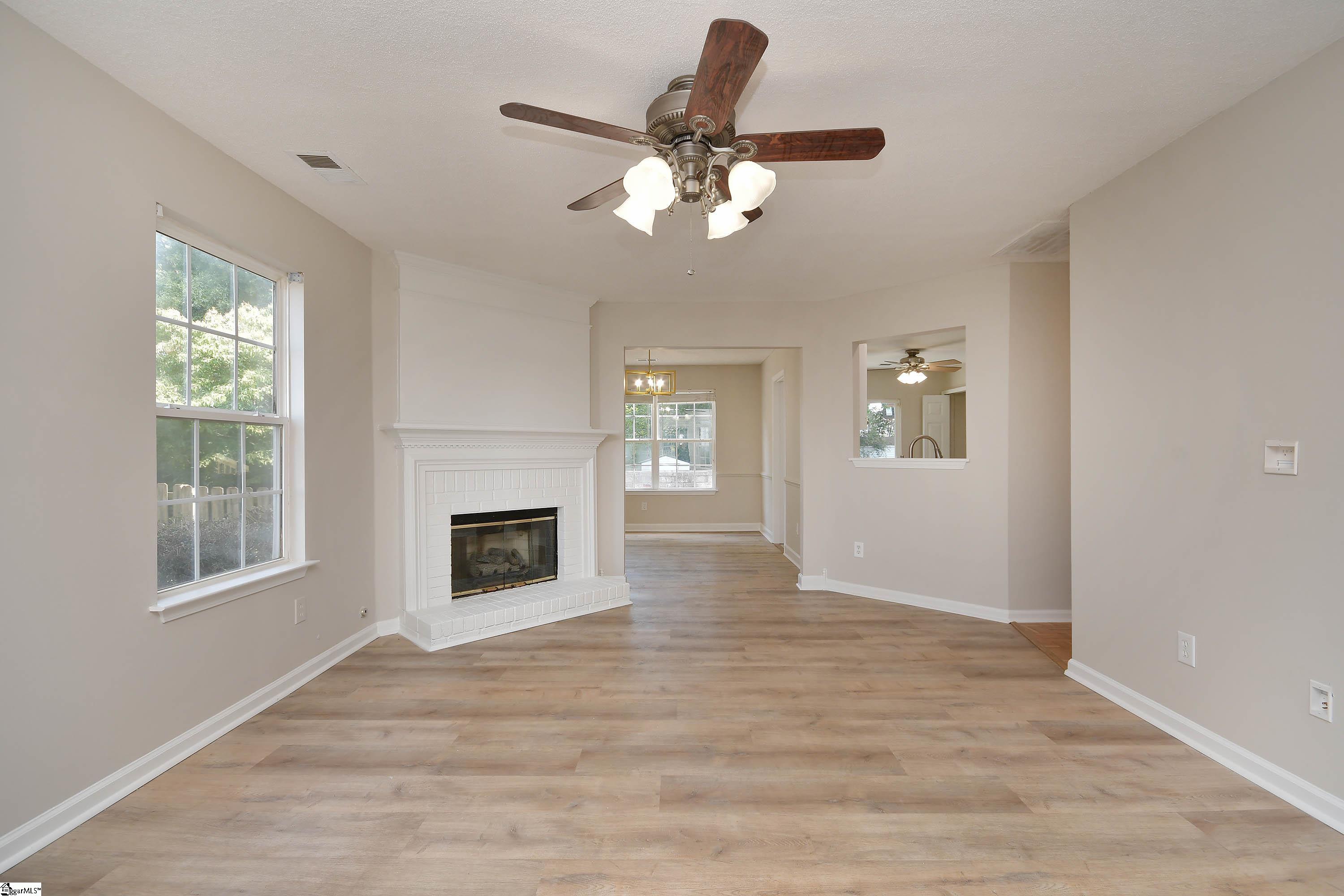 614 Fairview Lake Way Property Photo 3