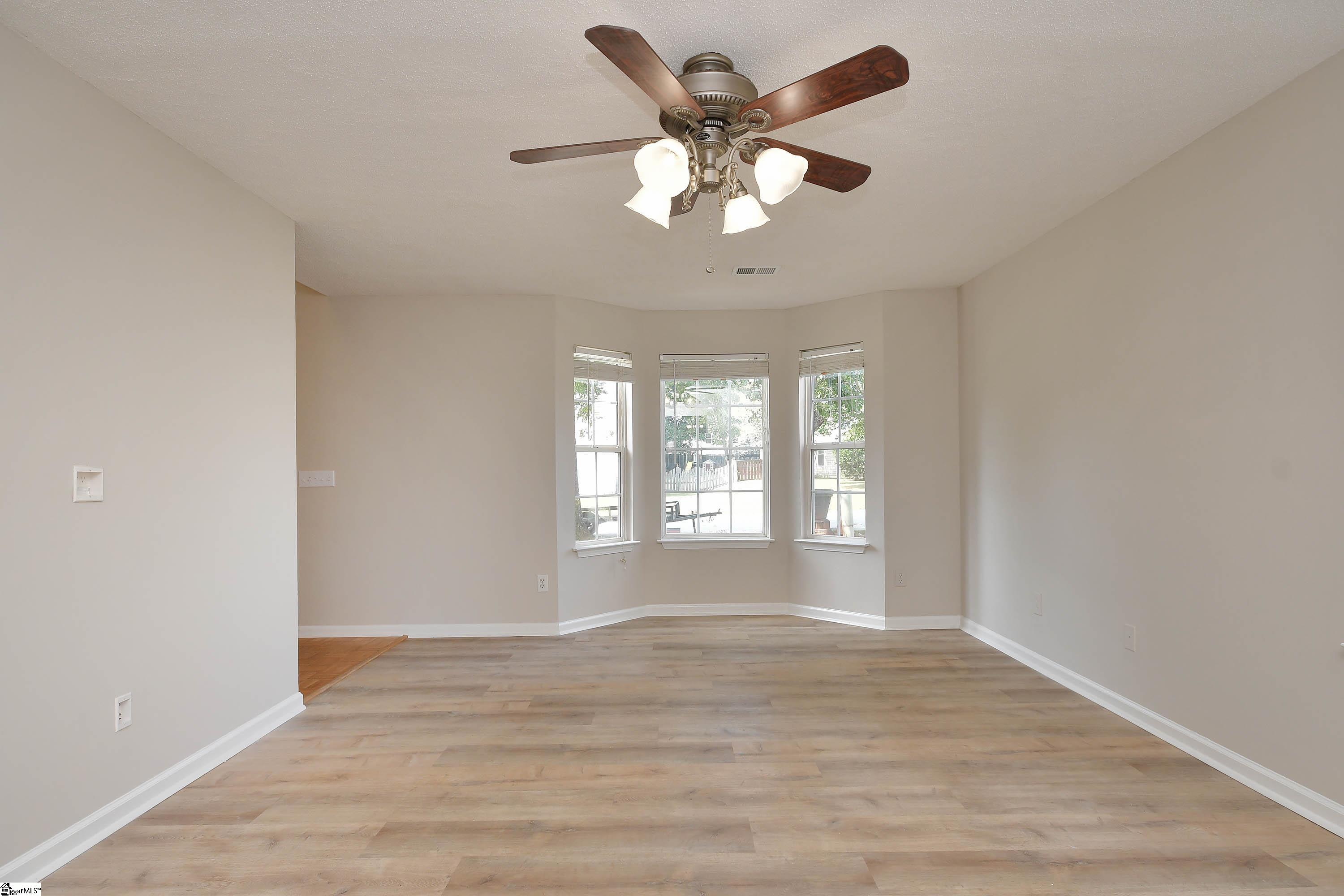 614 Fairview Lake Way Property Photo 5