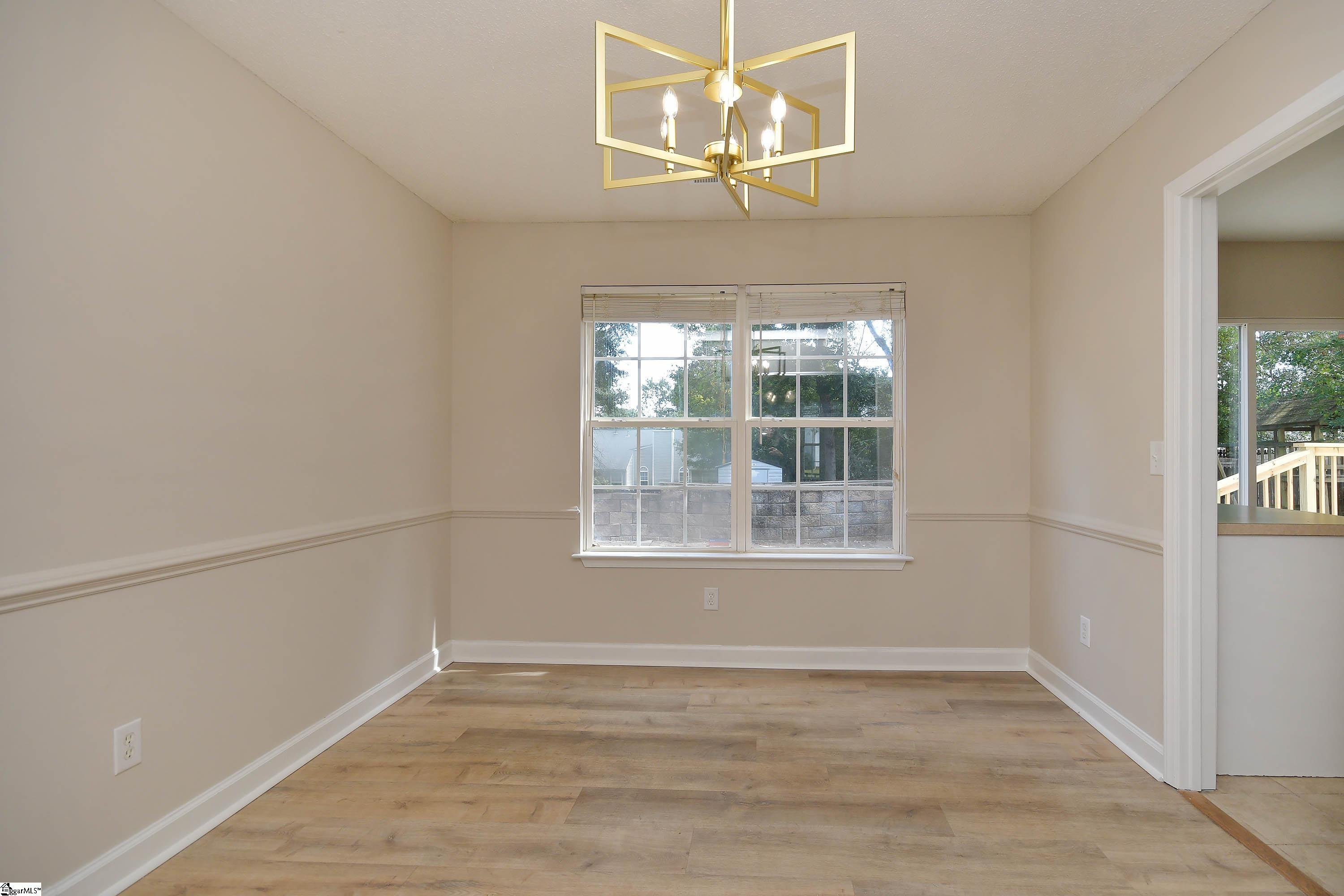 614 Fairview Lake Way Property Photo 7