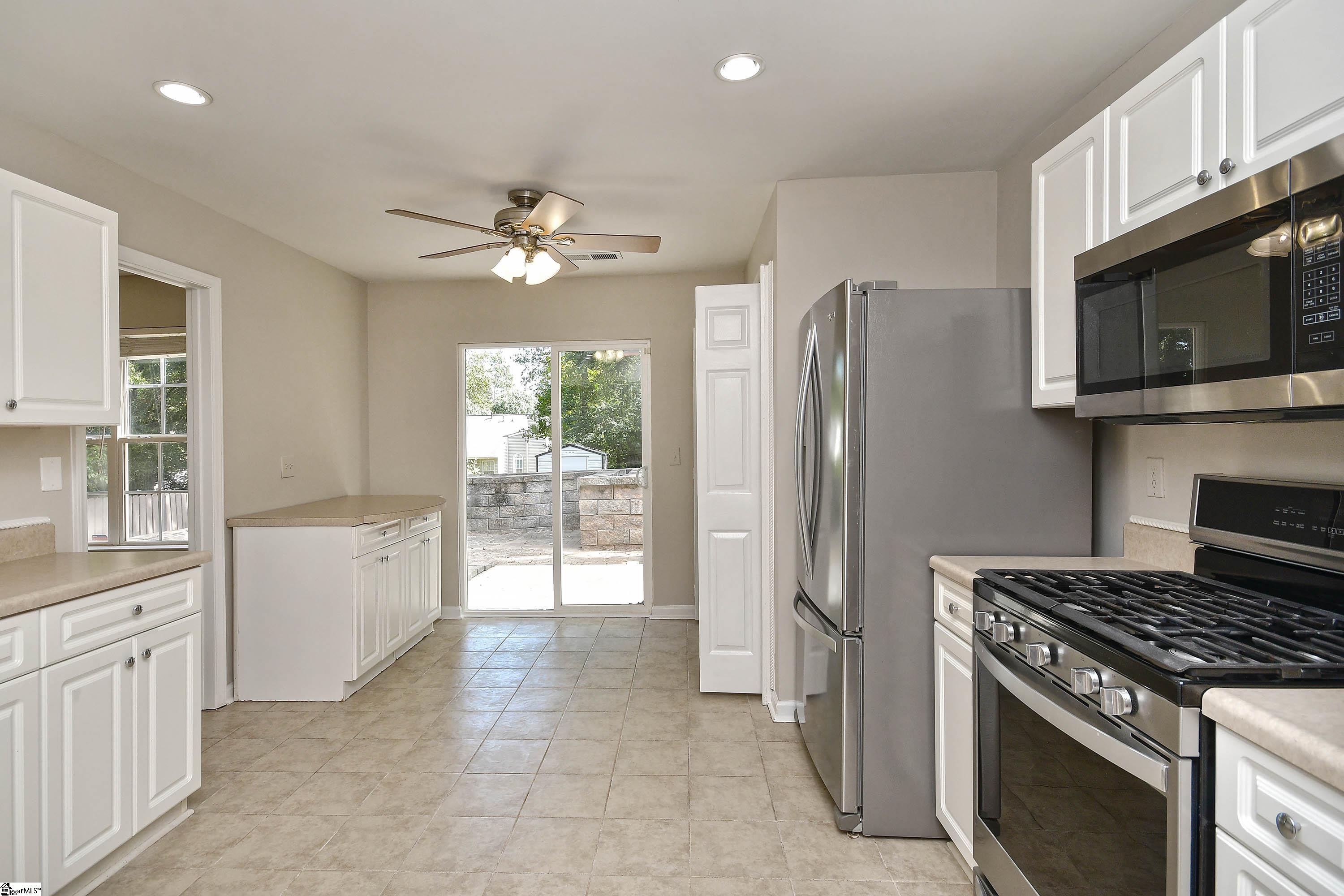 614 Fairview Lake Way Property Photo 10