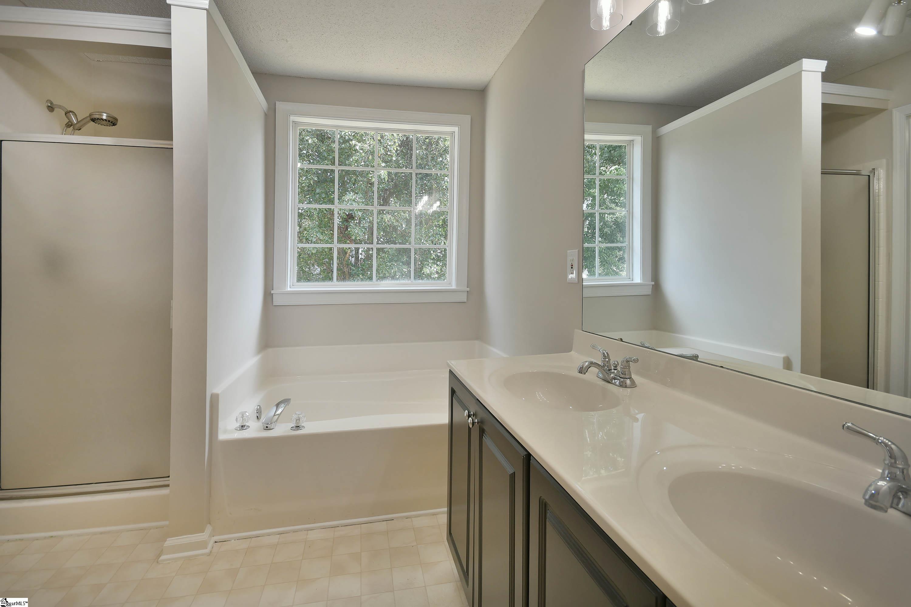 614 Fairview Lake Way Property Photo 19