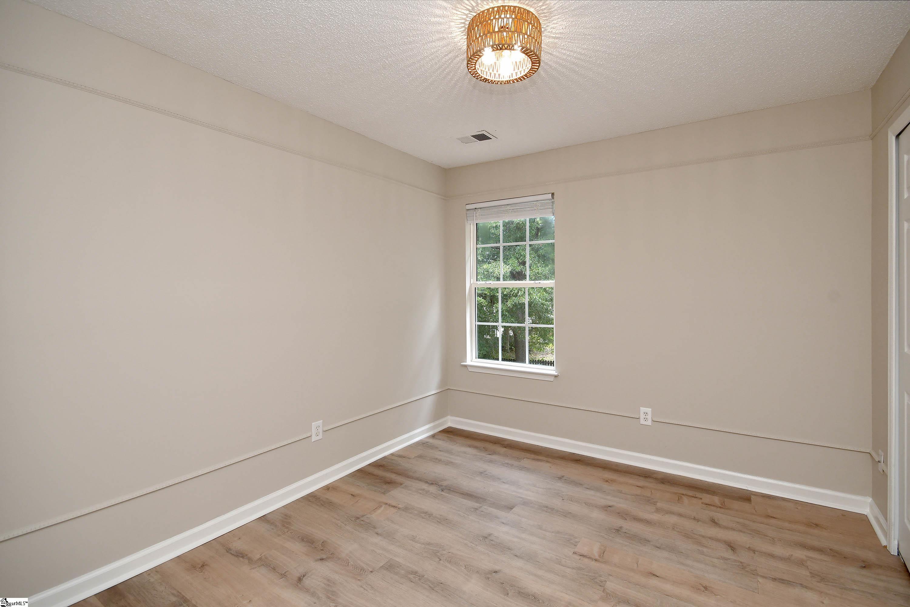 614 Fairview Lake Way Property Photo 23