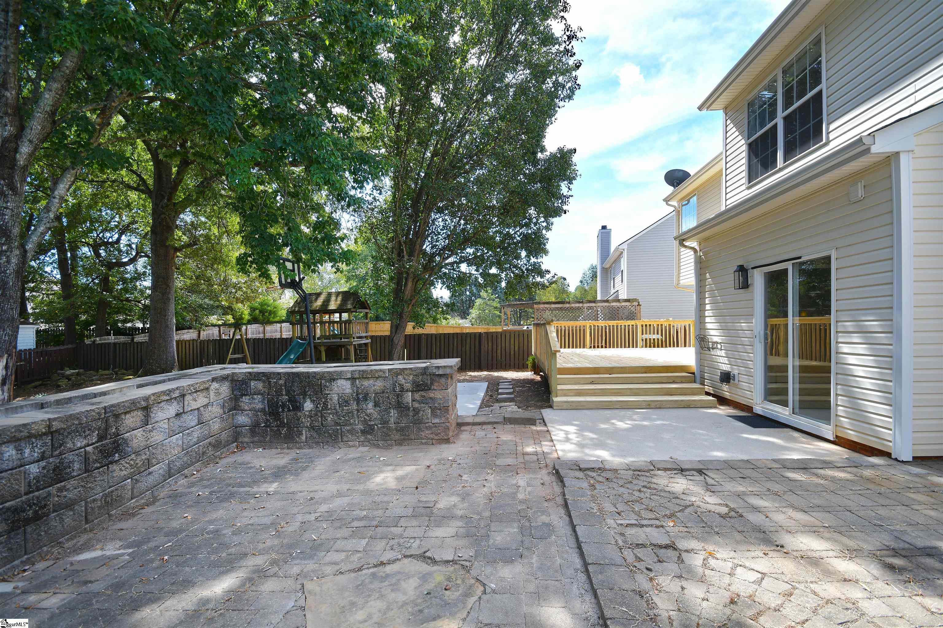 614 Fairview Lake Way Property Photo 28