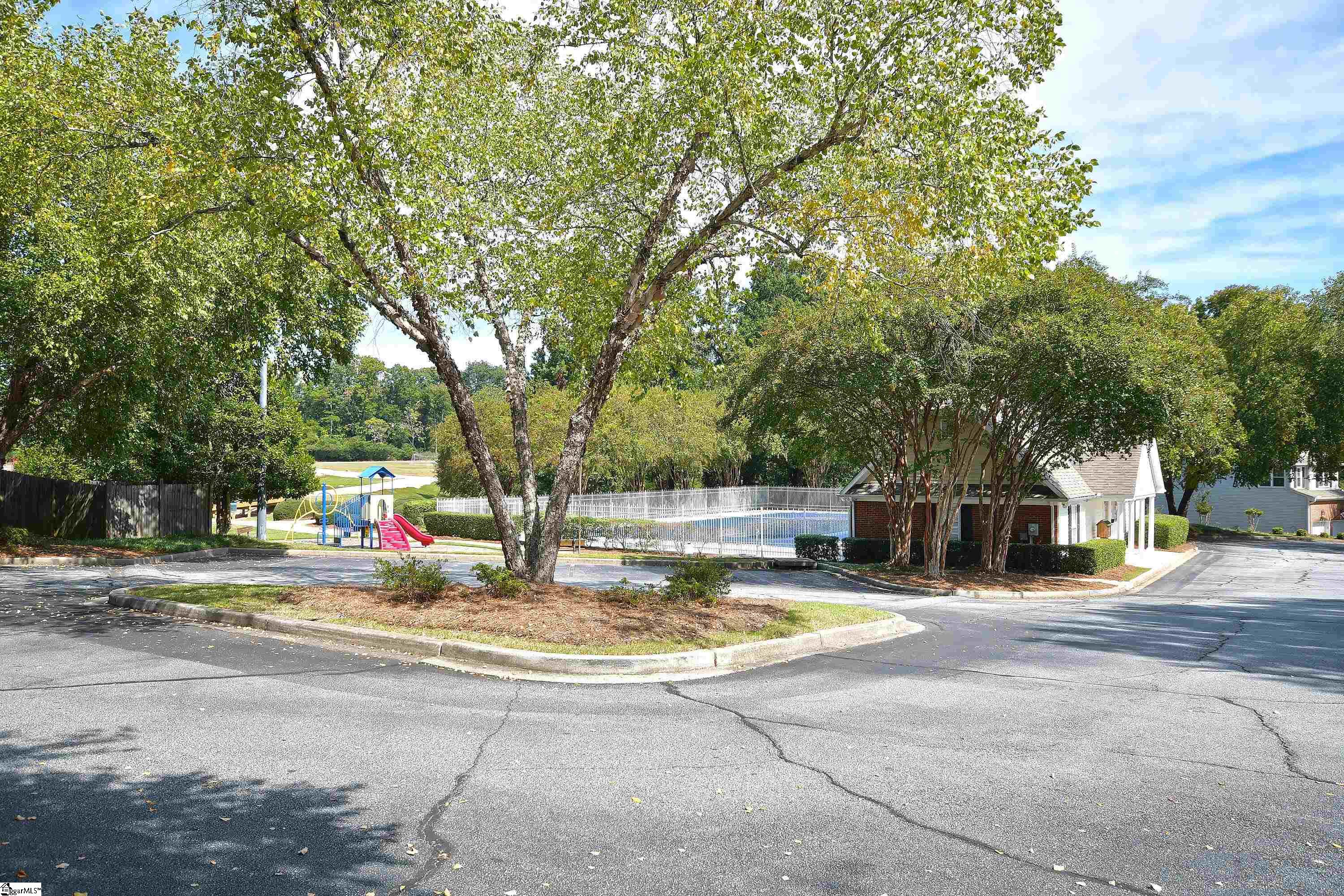 614 Fairview Lake Way Property Photo 37