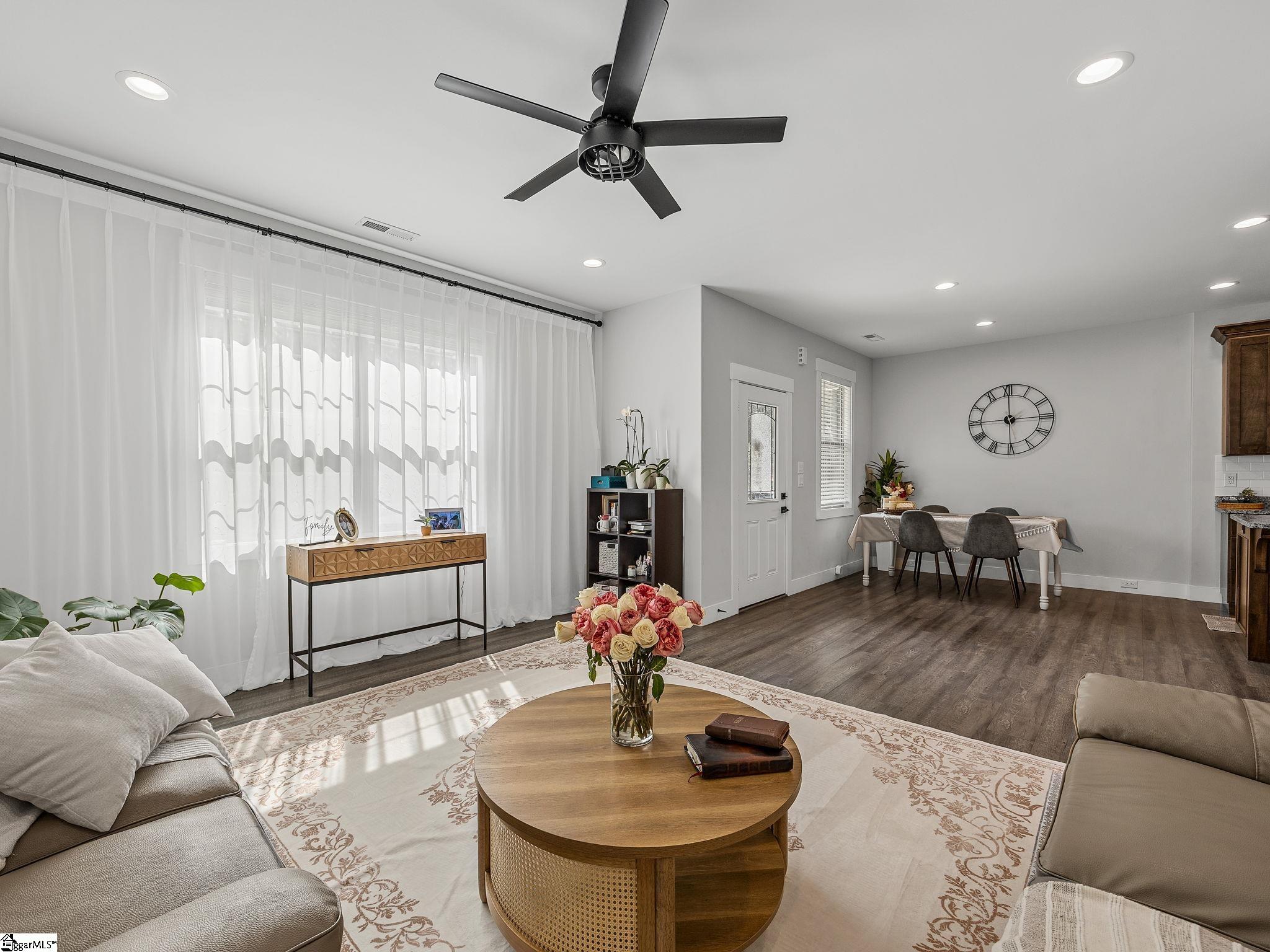 129 Victoria Drive Property Photo 14