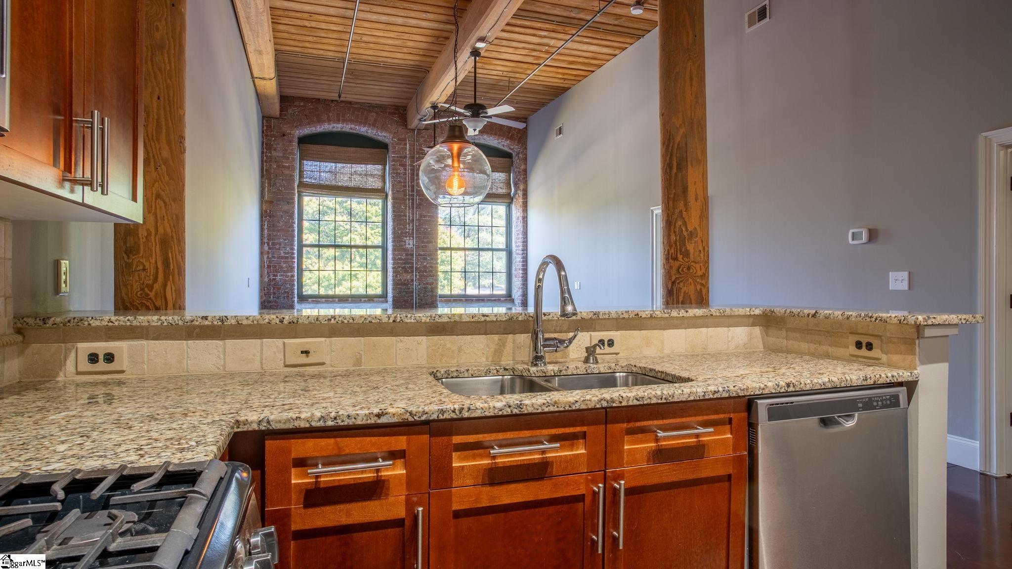 400 Mills Avenue Property Photo 14