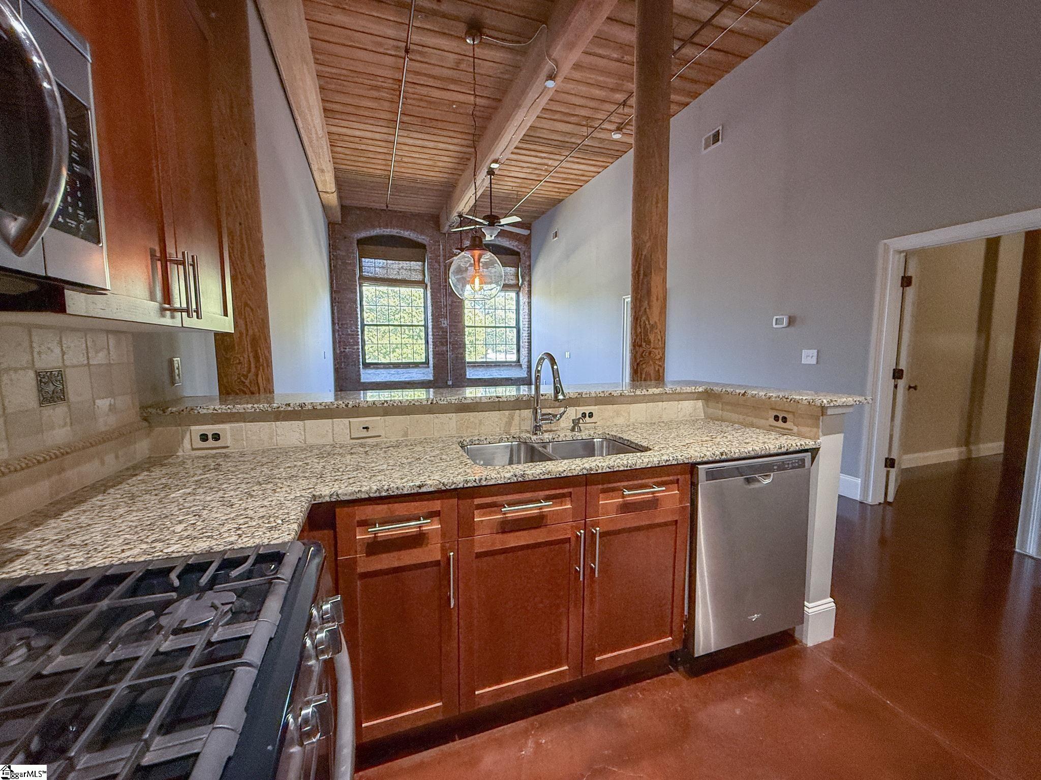 400 Mills Avenue Property Photo 15