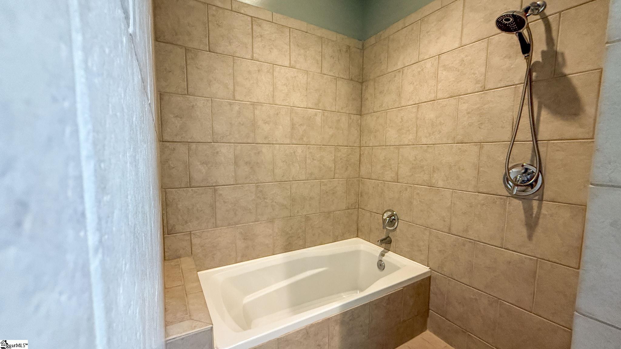 400 Mills Avenue Property Photo 38