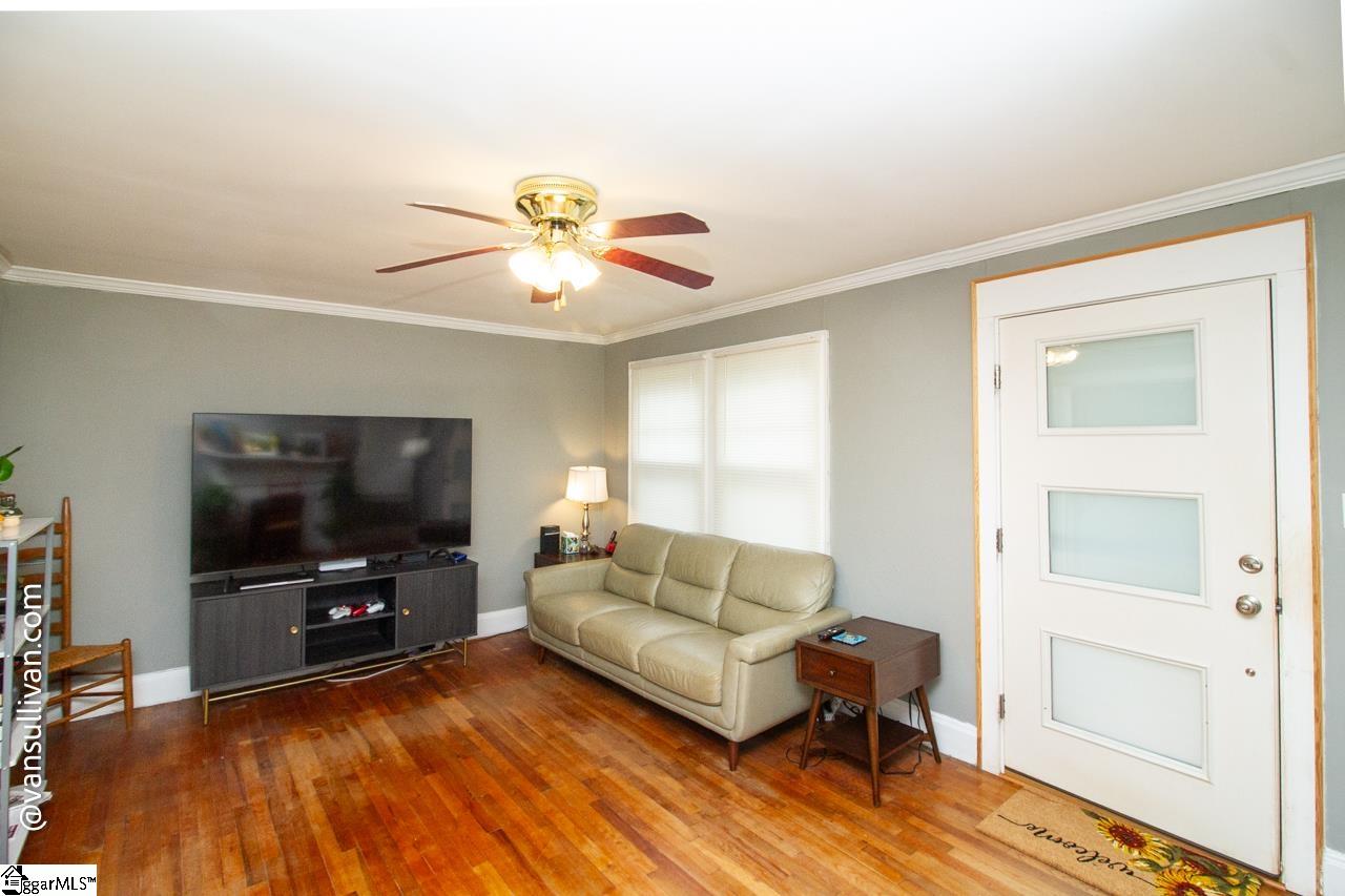 2833 Sunset Forest Drive Property Photo 6