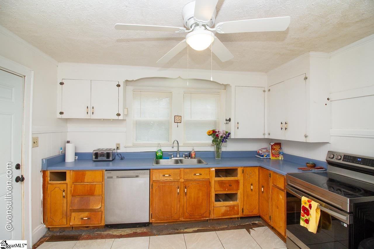 2833 Sunset Forest Drive Property Photo 19