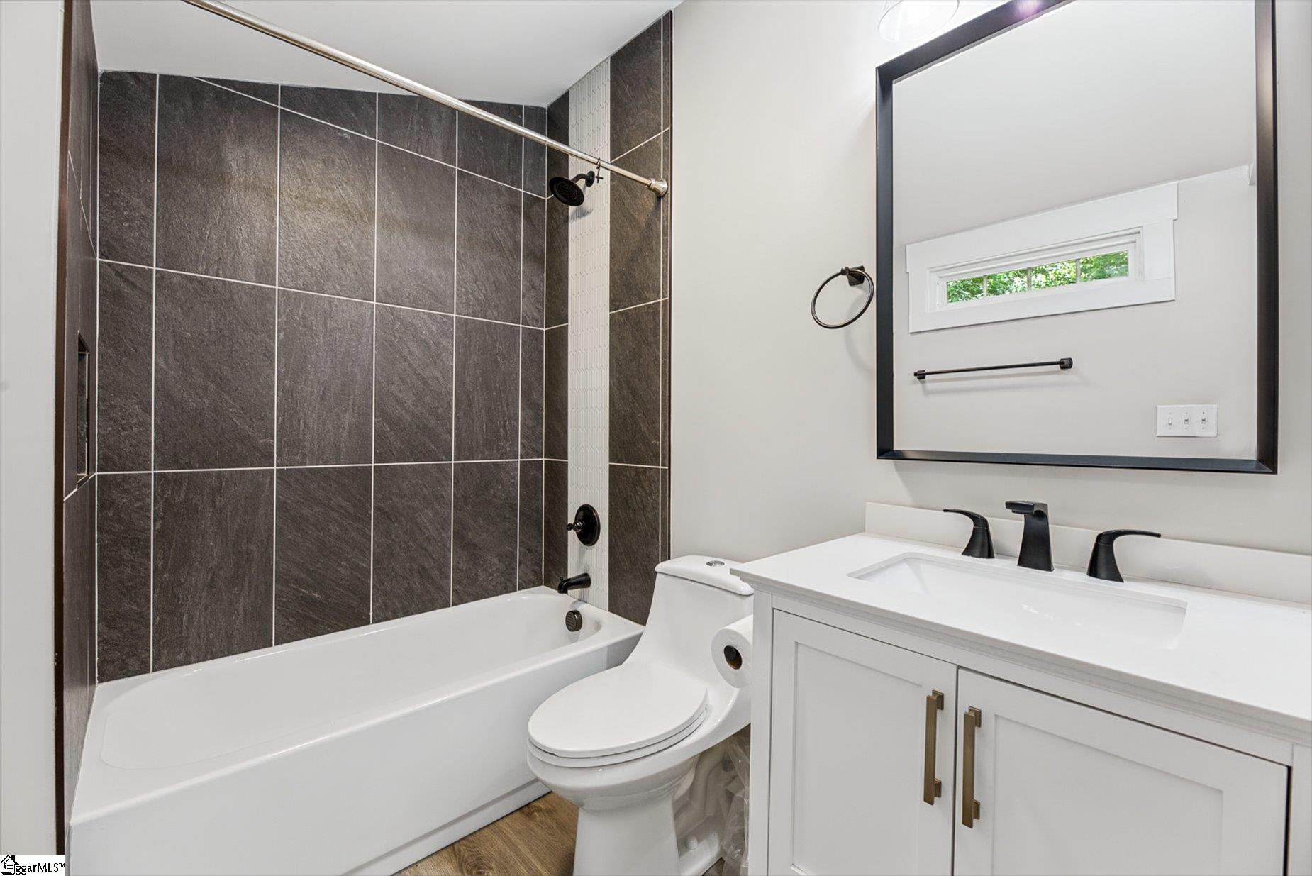 37 Ross Street Property Photo 17