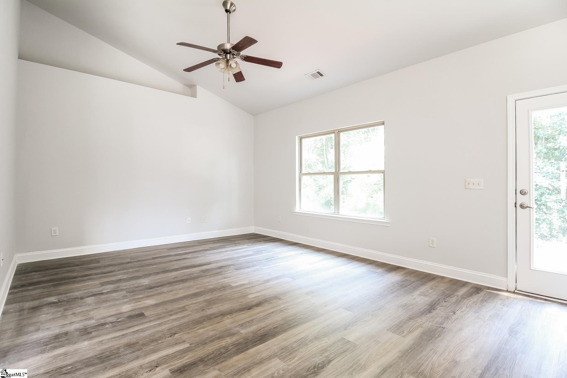 118 Winterwood Court Property Photo 3