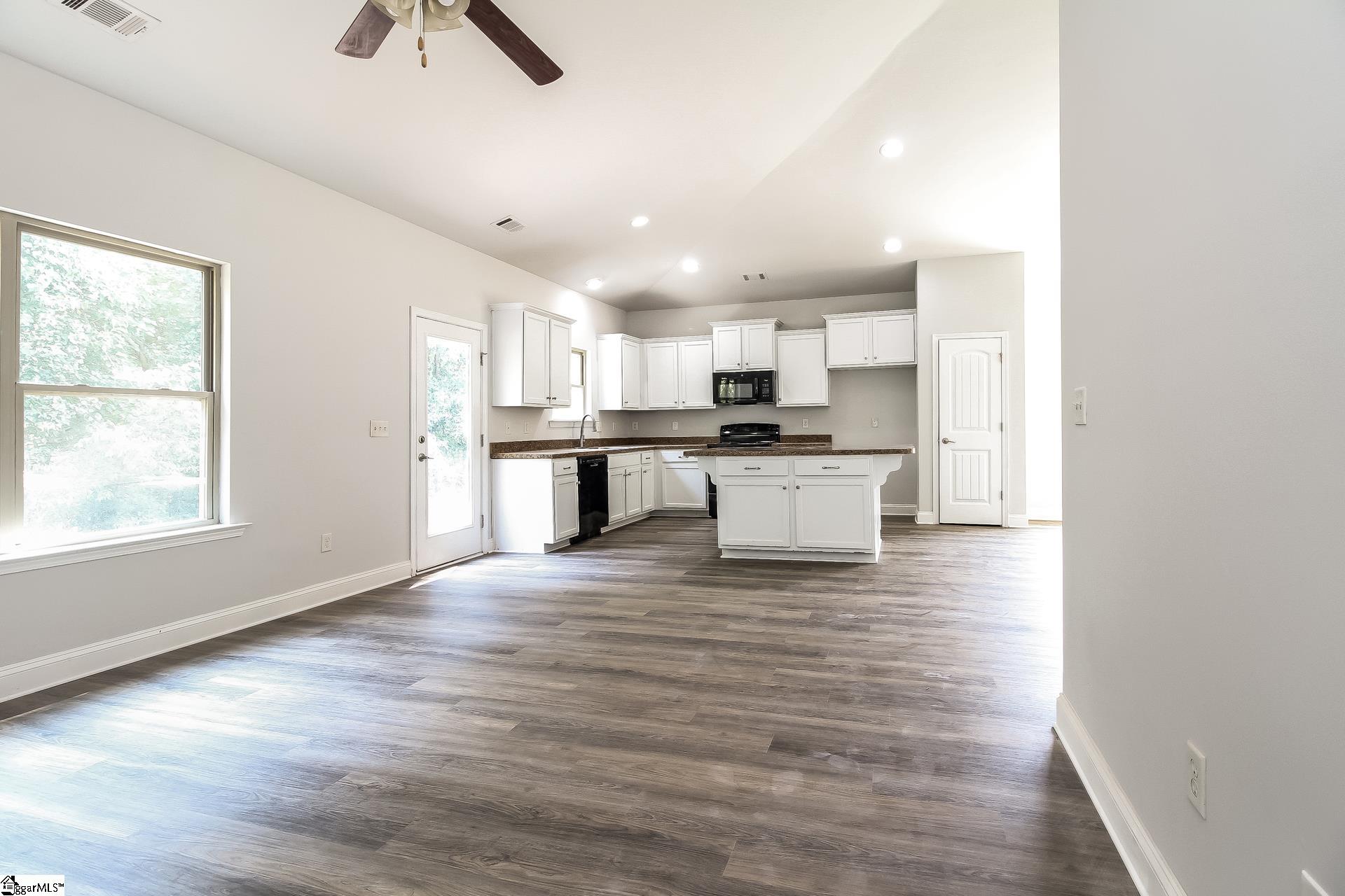 118 Winterwood Court Property Photo 6