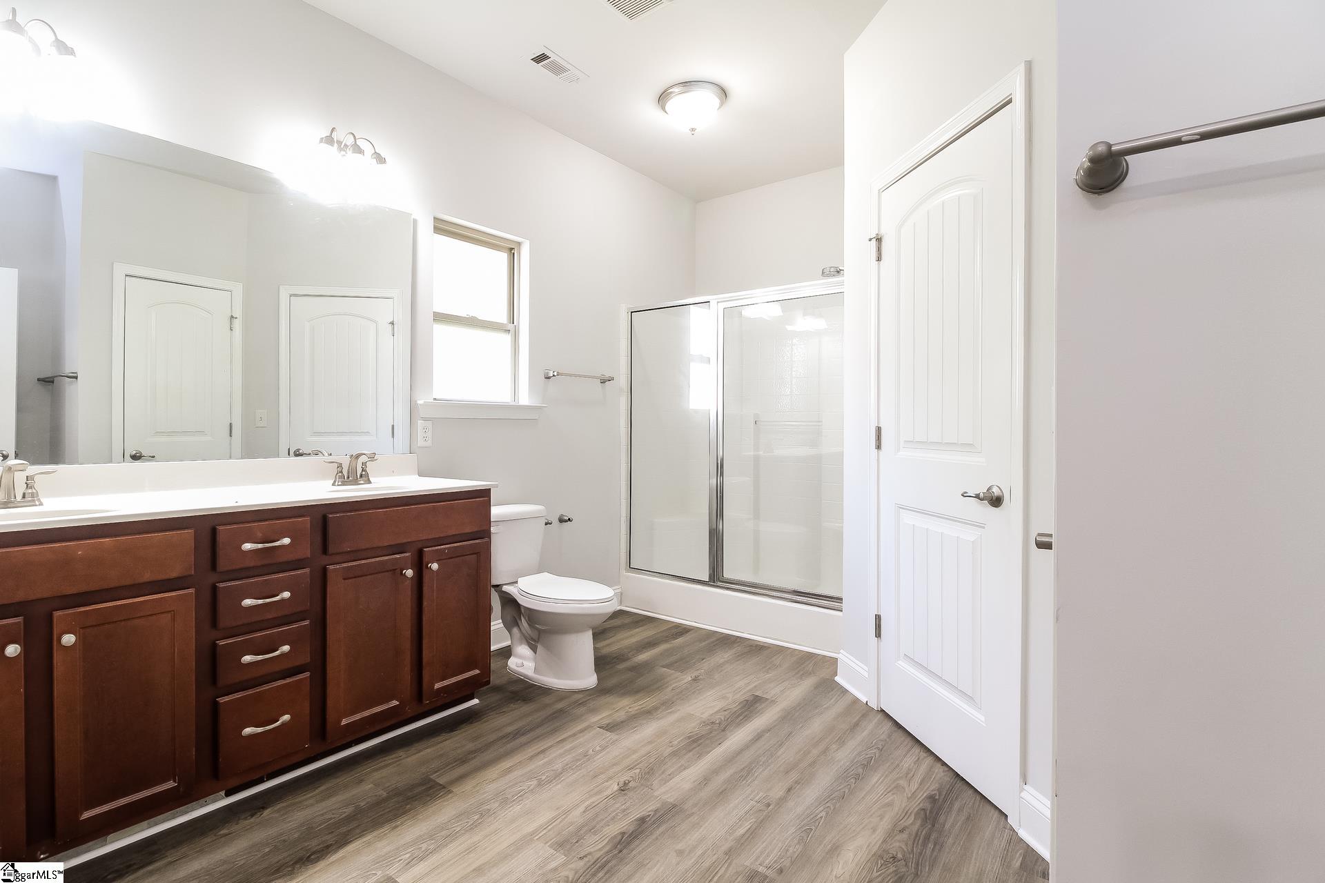 118 Winterwood Court Property Photo 8