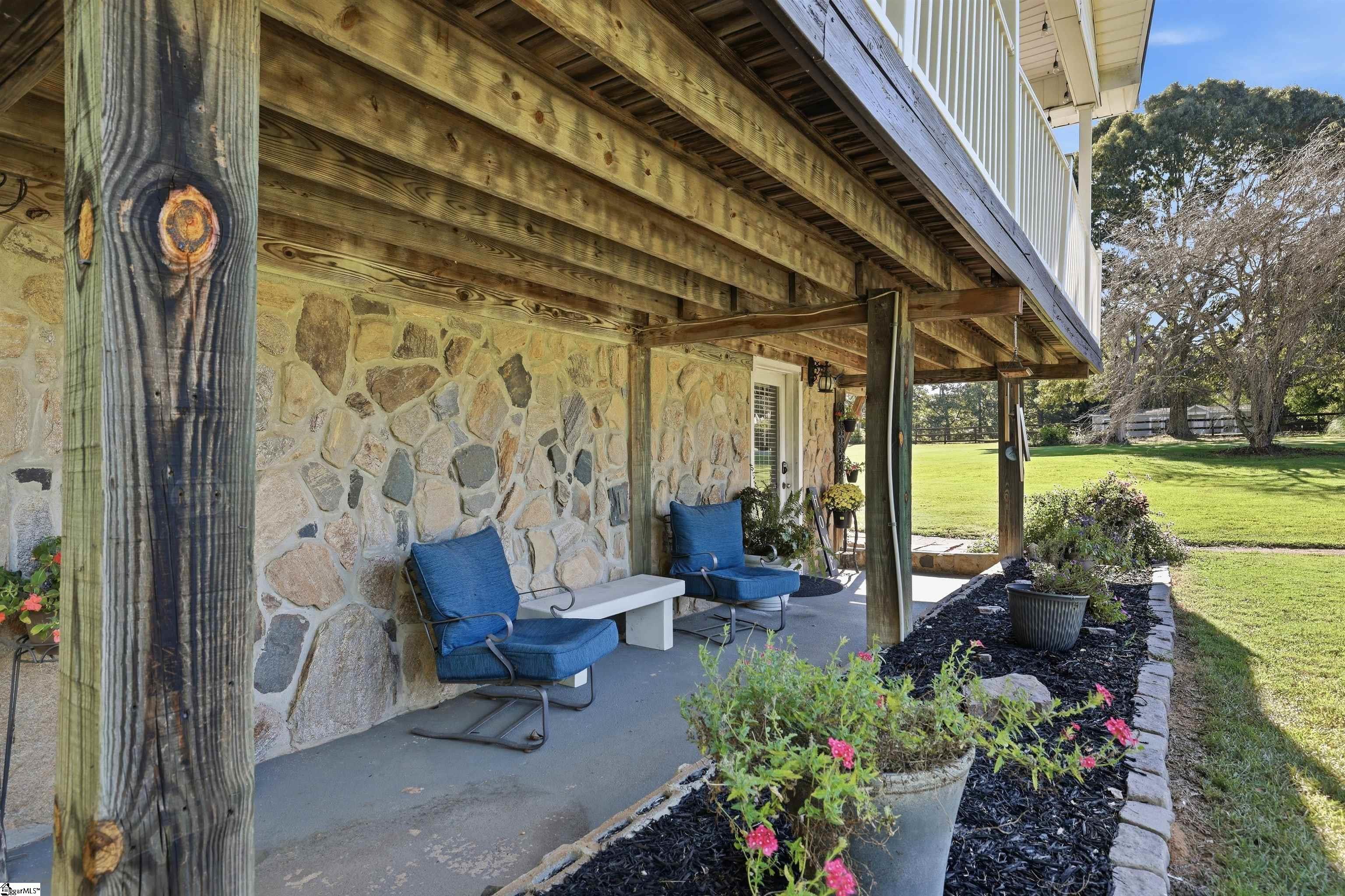 215 Thompson Road Property Photo 33