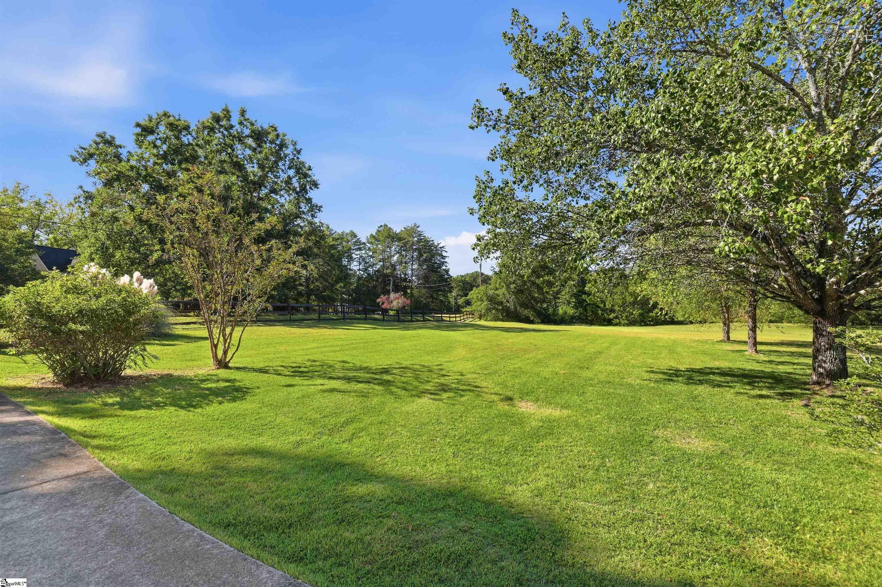 215 Thompson Road Property Photo 36