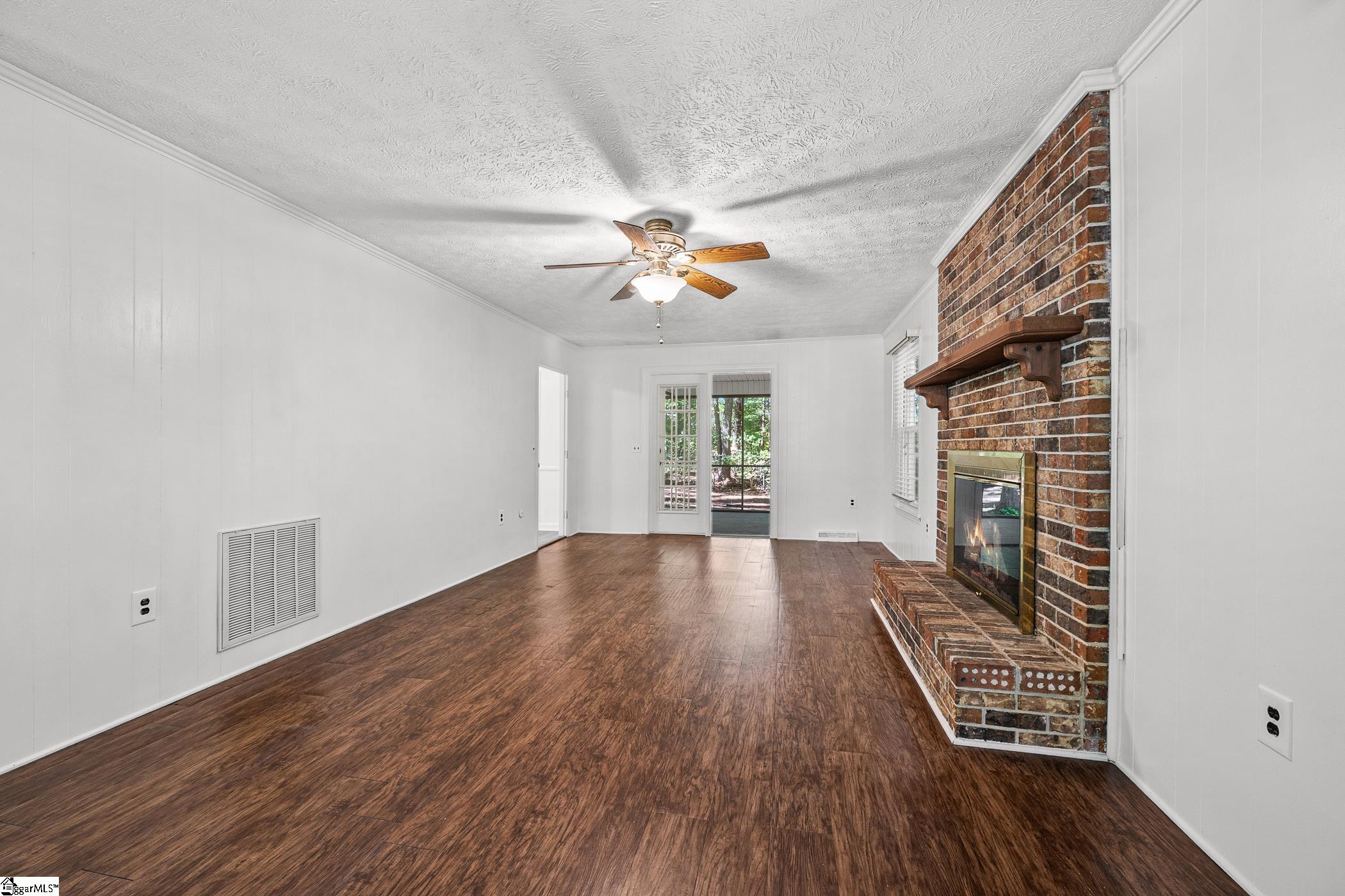 112 Manassas Drive Property Photo 6