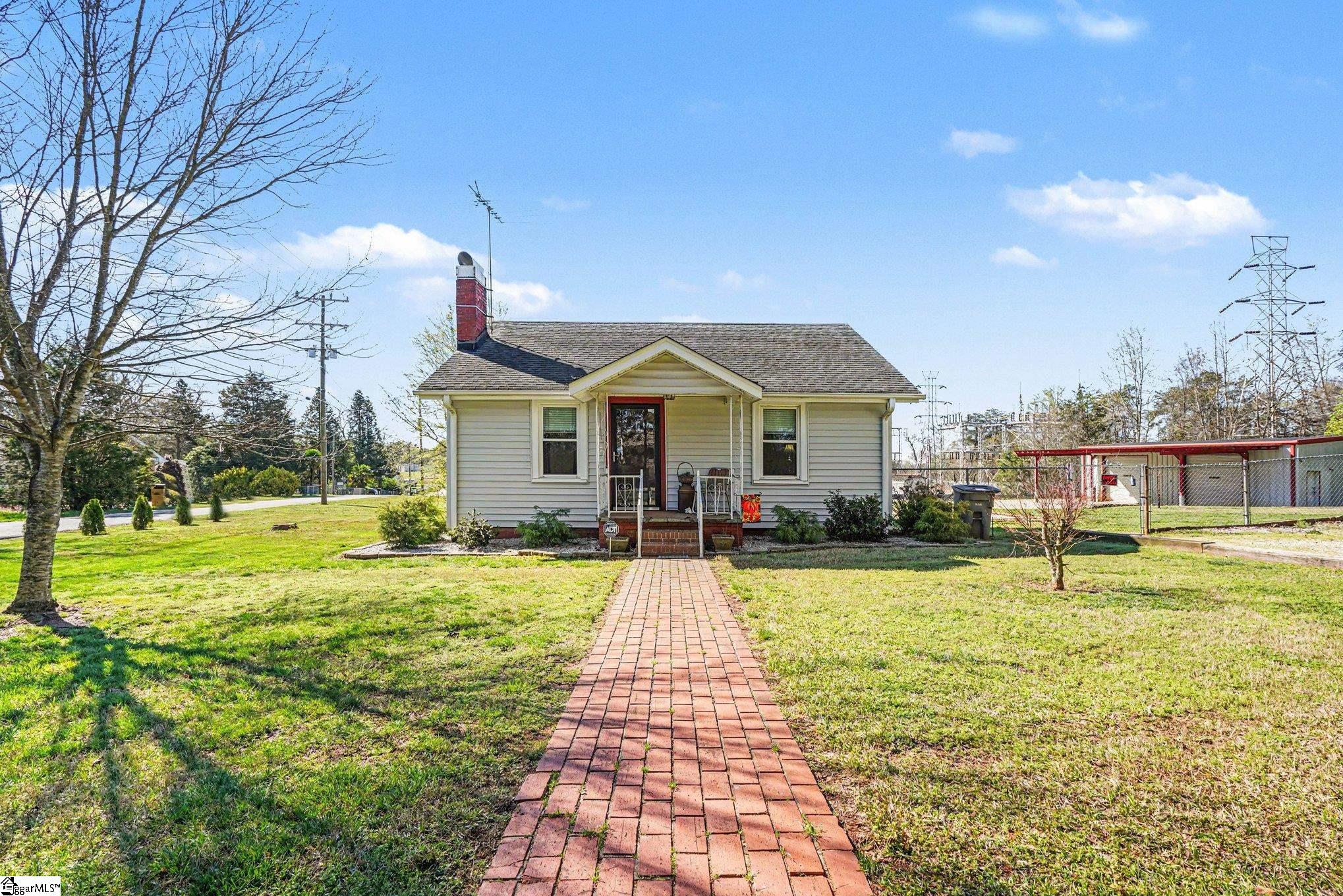 11 Bainbridge Drive Property Photo 2