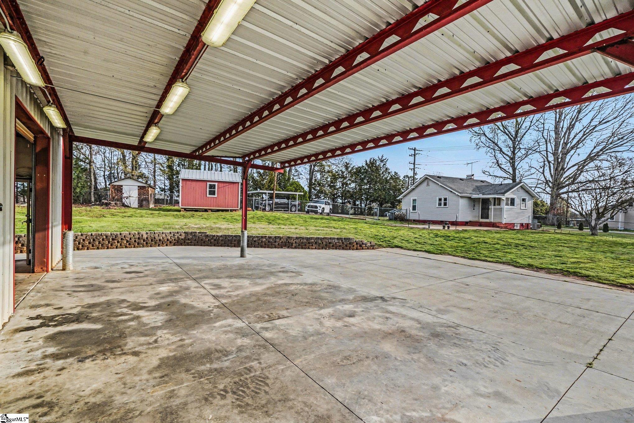11 Bainbridge Drive Property Photo 6