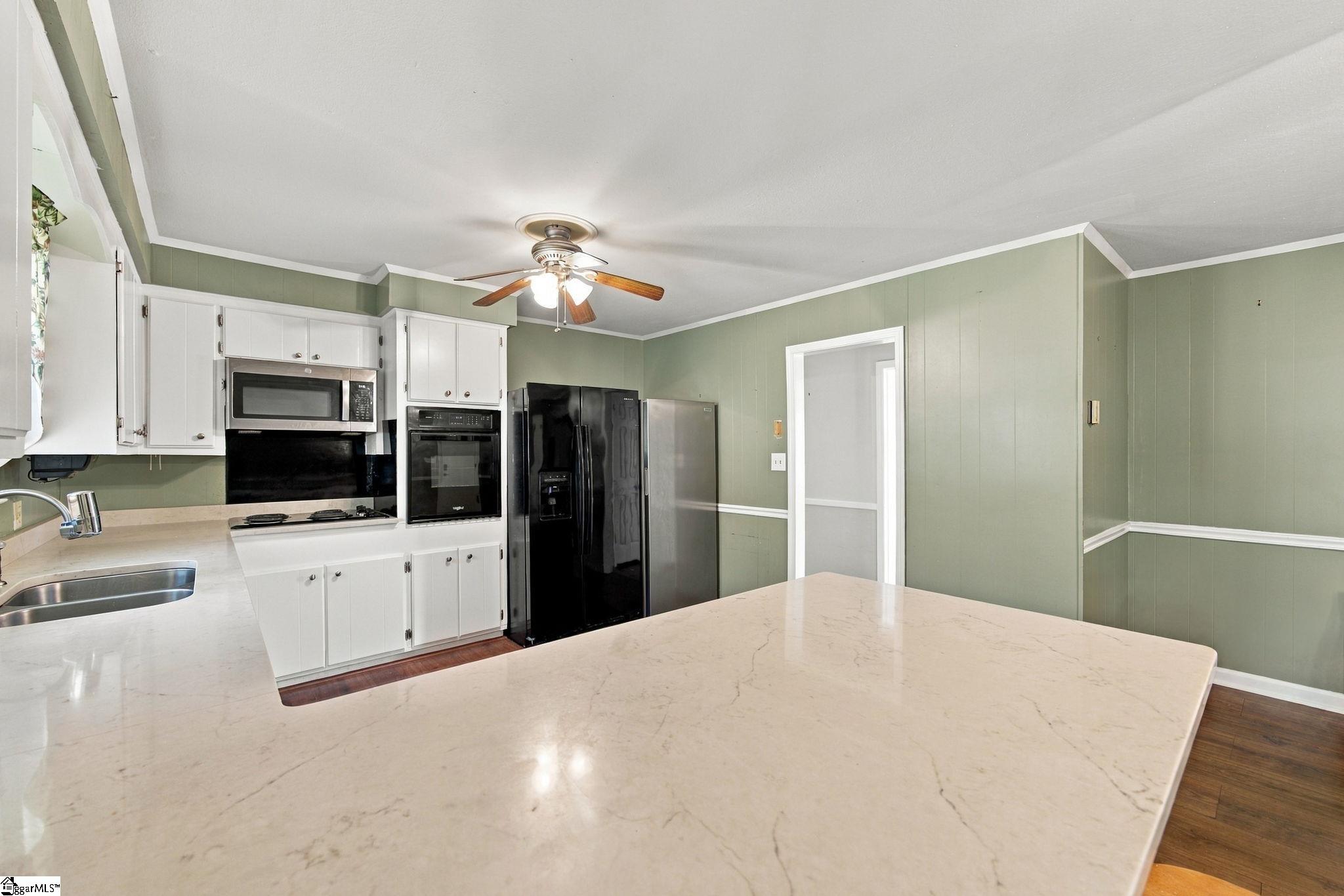 7230 Reidville Road Property Photo 5