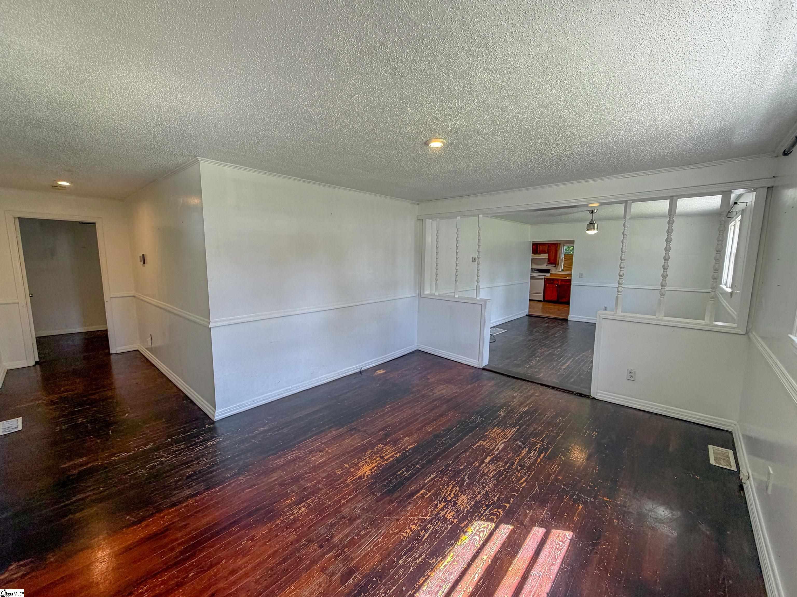 355 Farley Street Property Photo 7