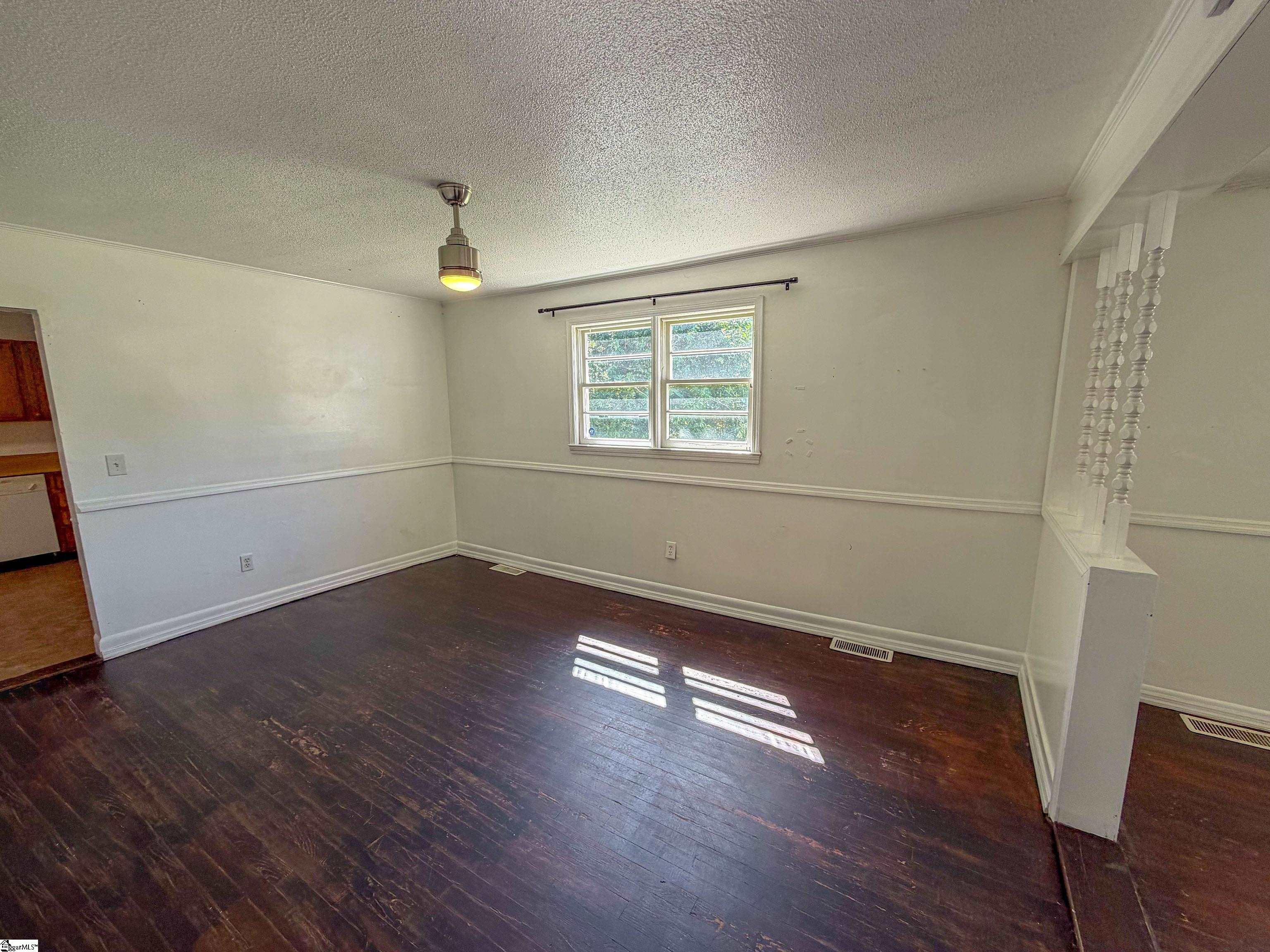 355 Farley Street Property Photo 8