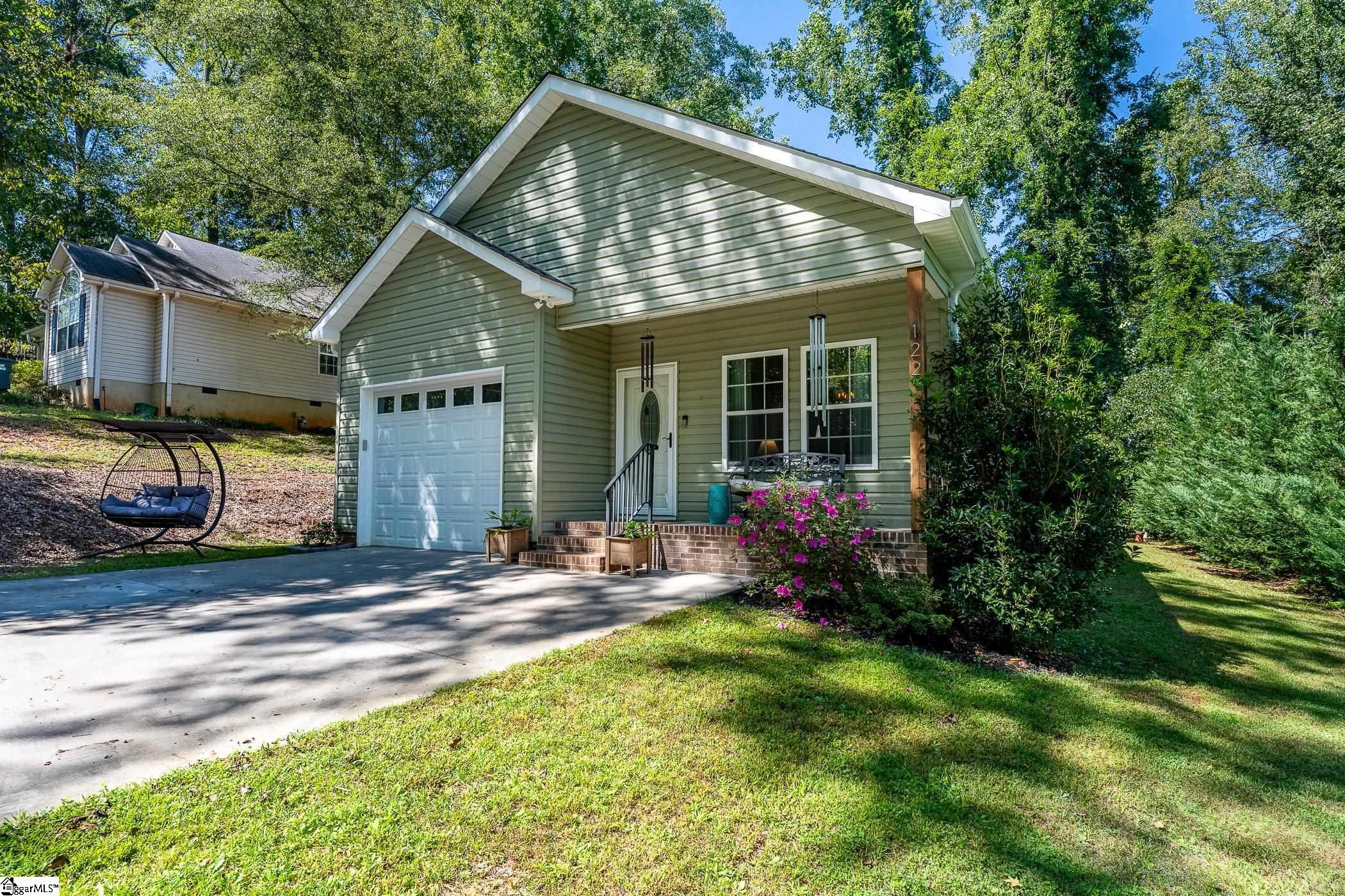 122 W Baker Street Property Photo 4