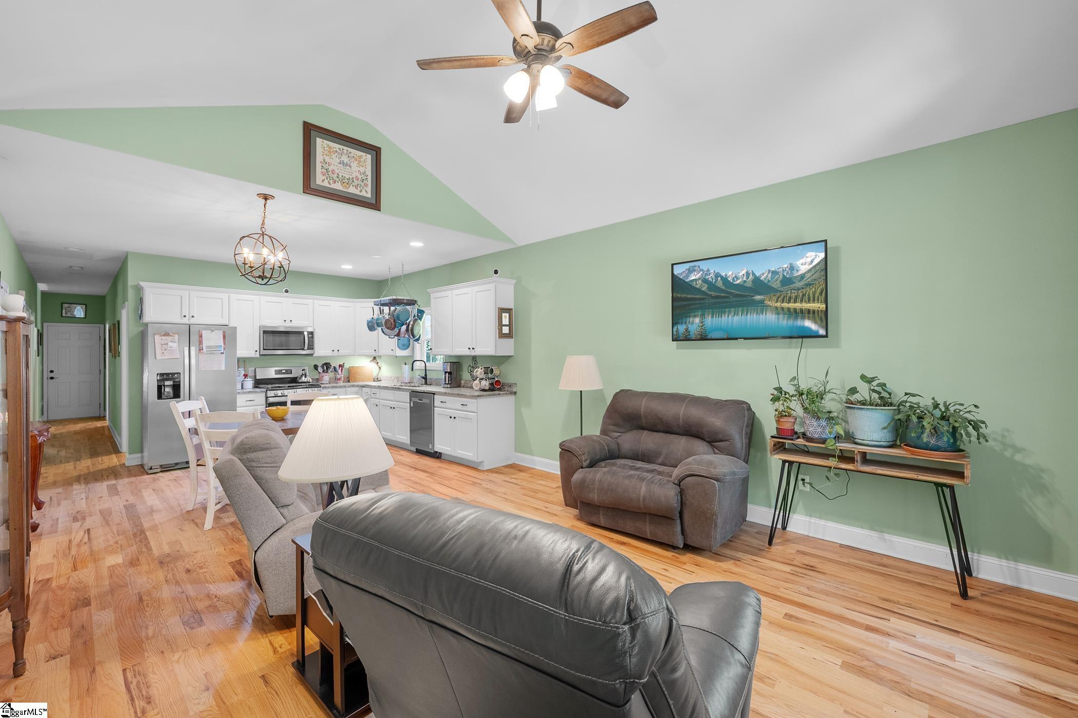 122 W Baker Street Property Photo 8