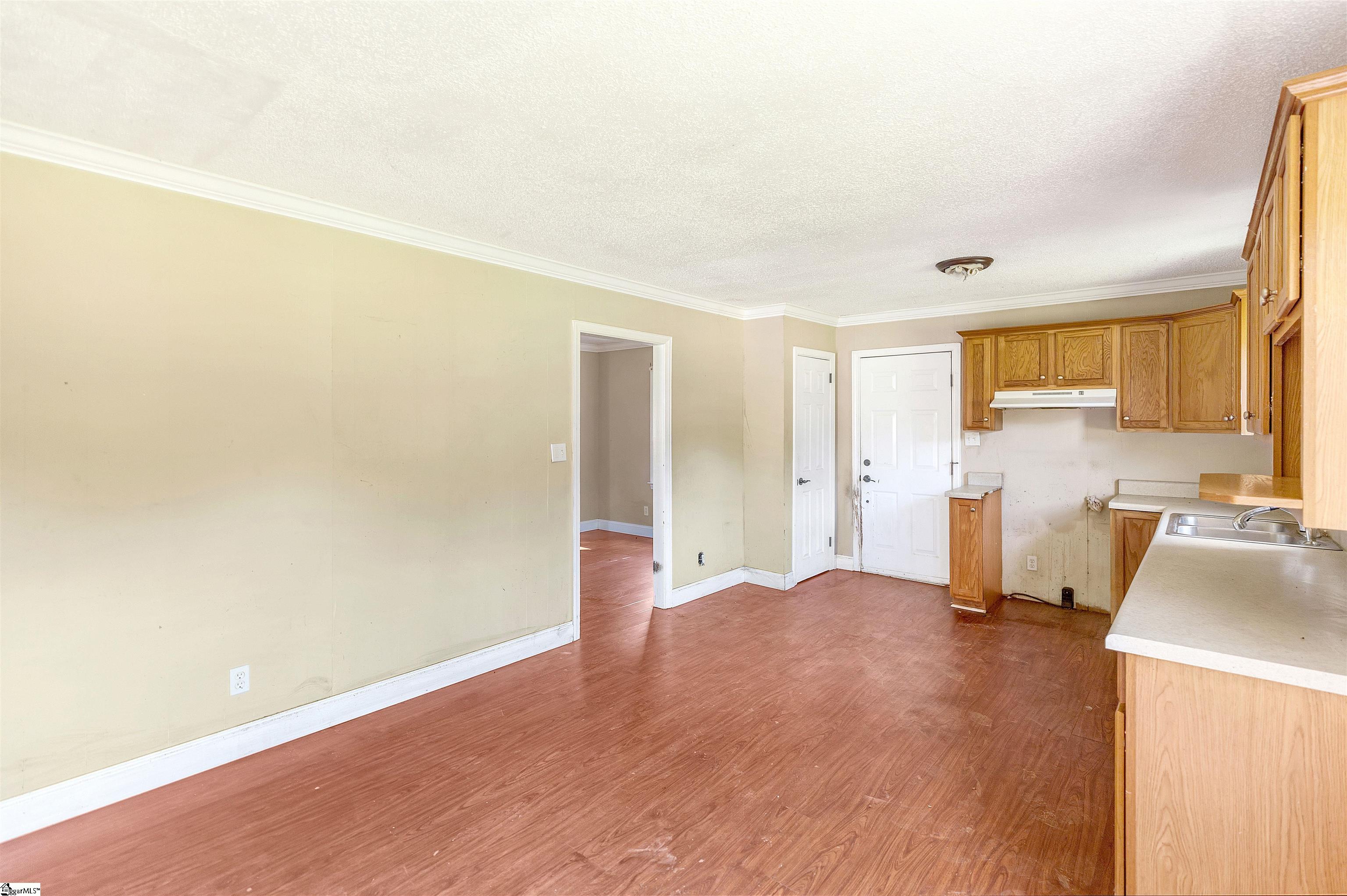 801 Gordon Street Property Photo 8