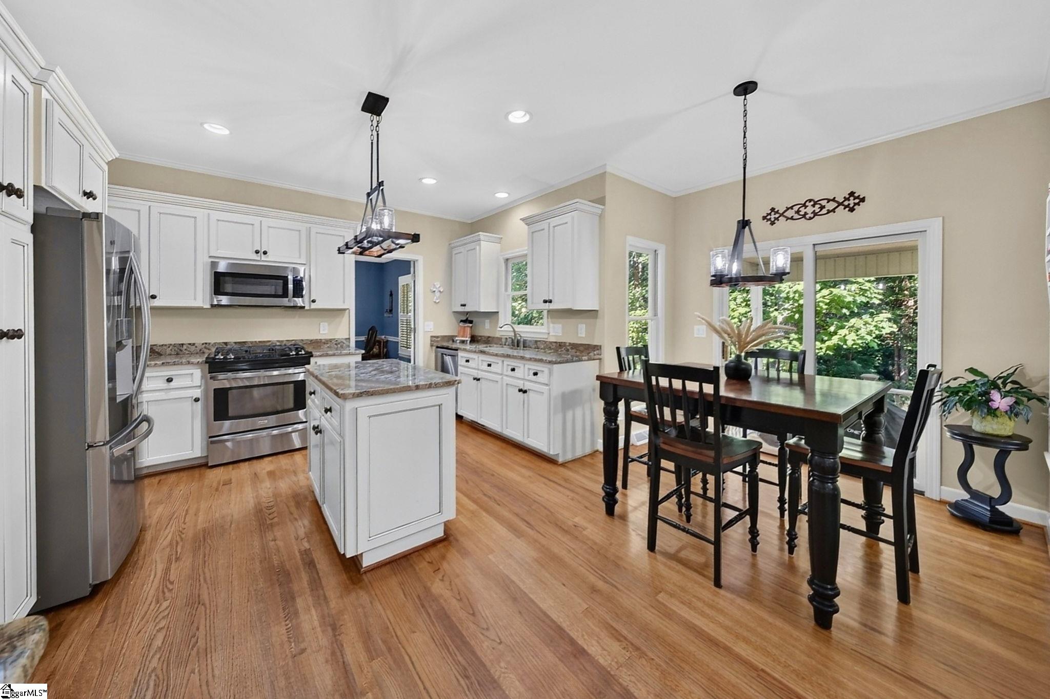 311 English Oak Road Property Photo 8